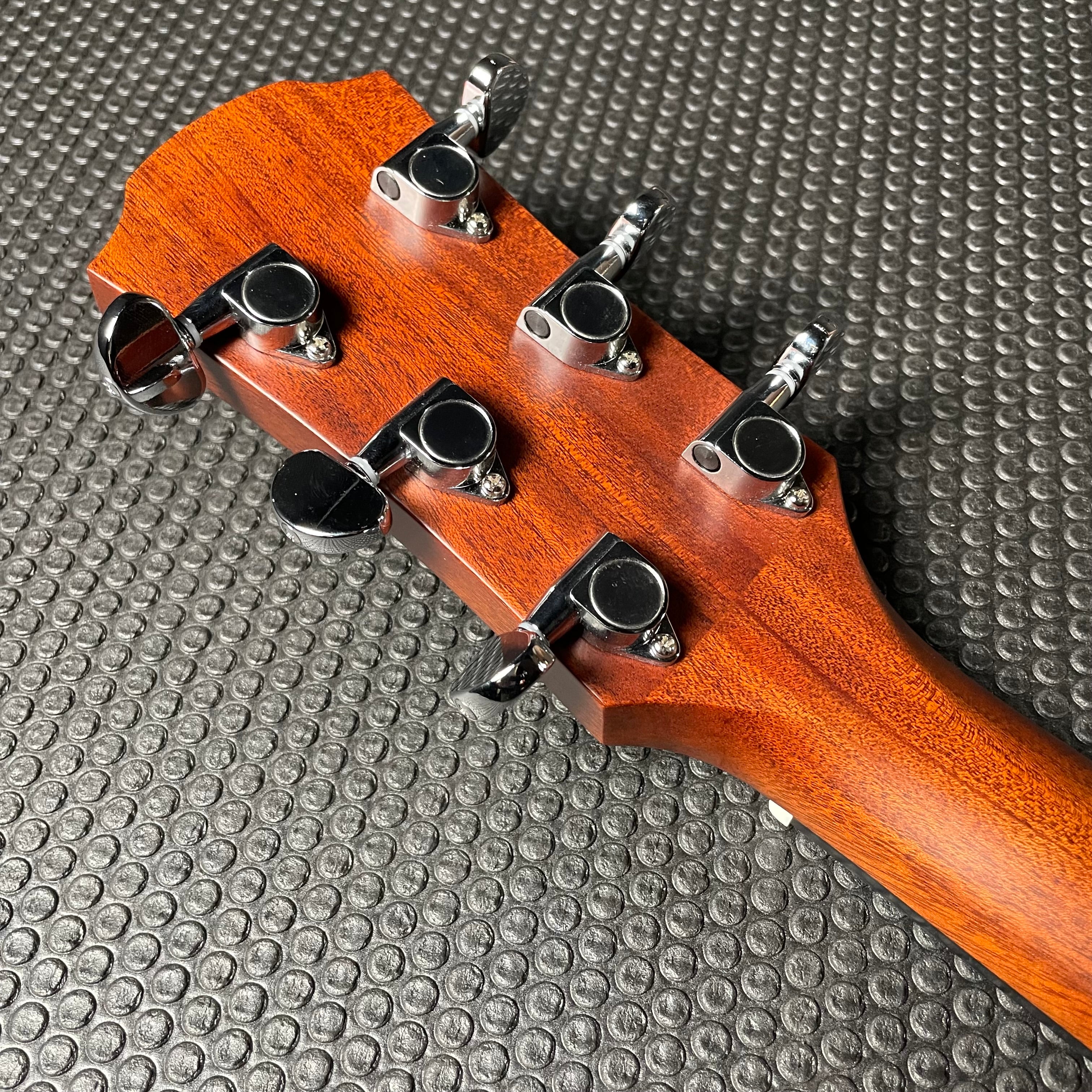 Yamaha AC1M Concert Cutaway, Mahogany - Vintage - Metronome Music Inc.