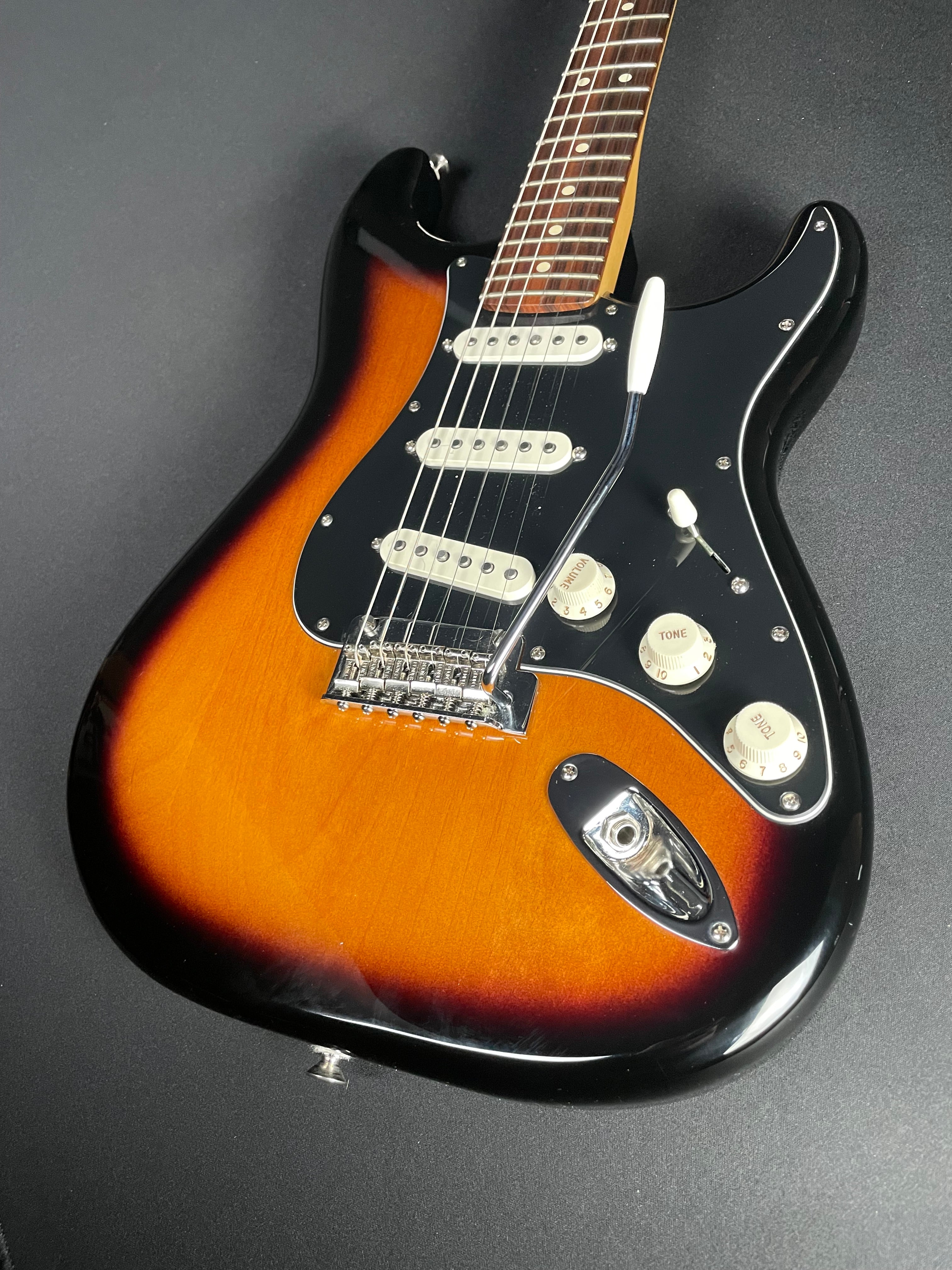 Fender Player Stratocaster - Anniversary 2-Color Sunburst (2024)