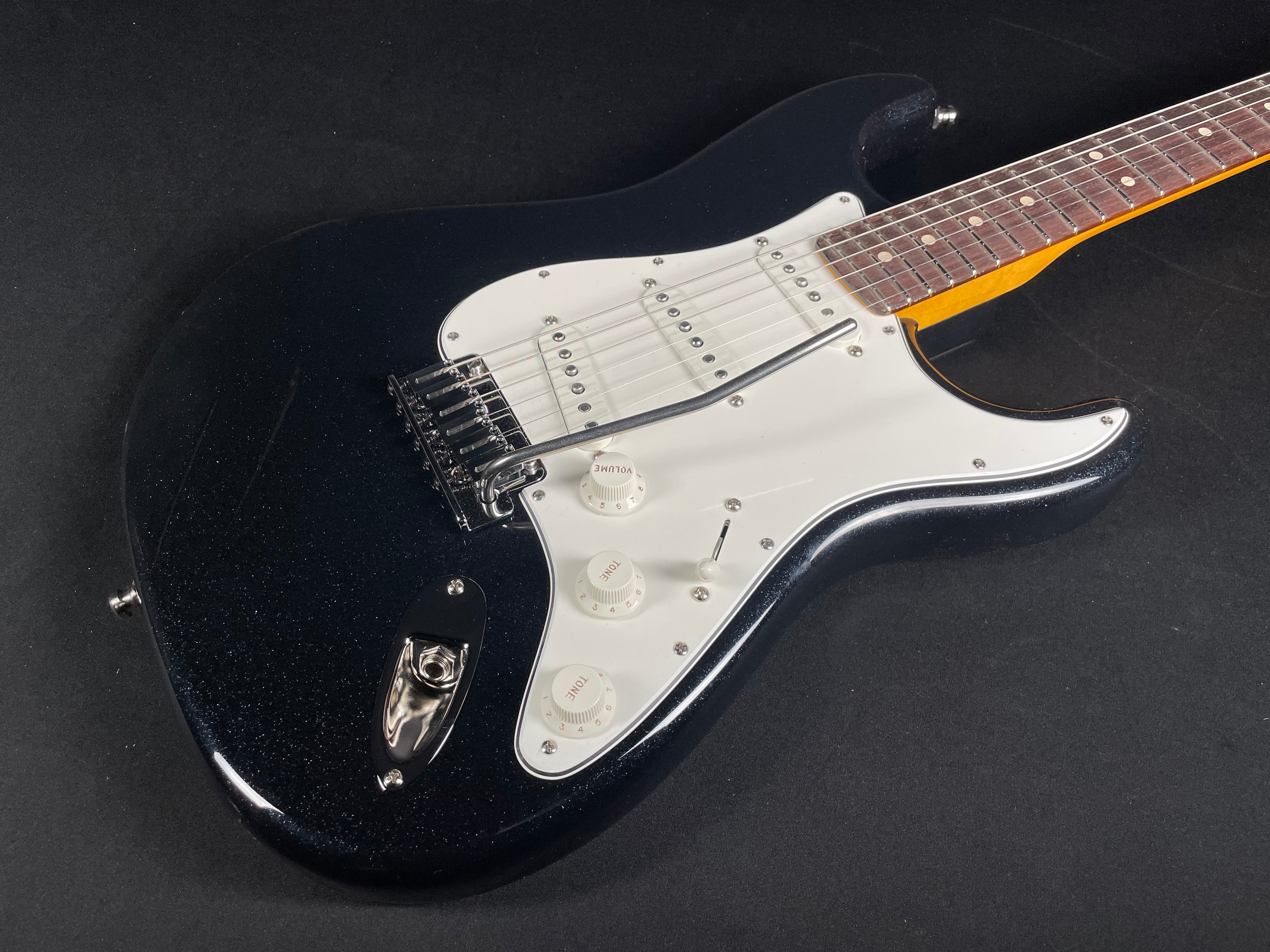 Fender Custom Shop Custom Deluxe Strat NOS - Black Sparkle (2025