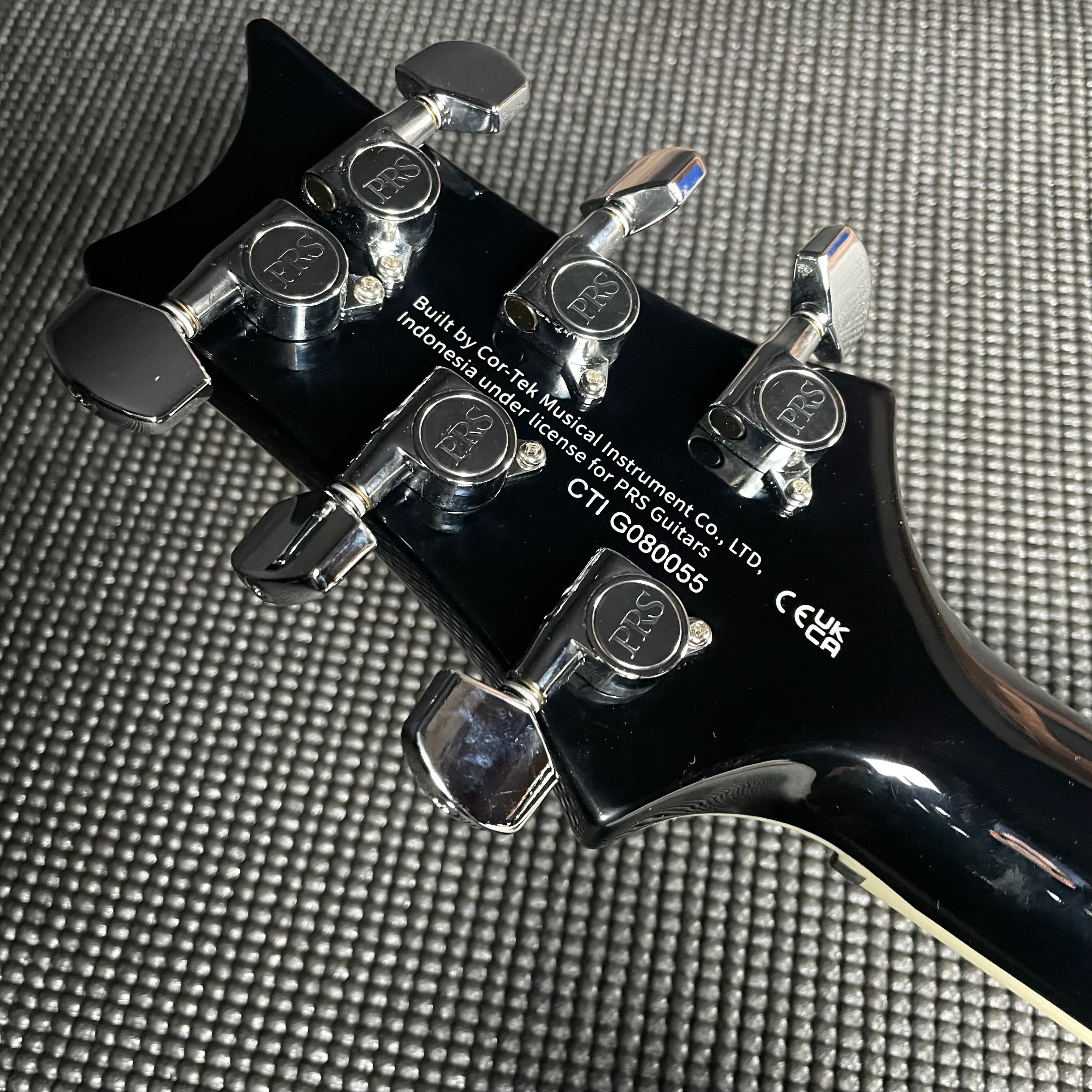 PRS SE Custom 24 Semi-Hollow Piezo w/HSC - Charcoal Burst - Metronome Music Inc.
