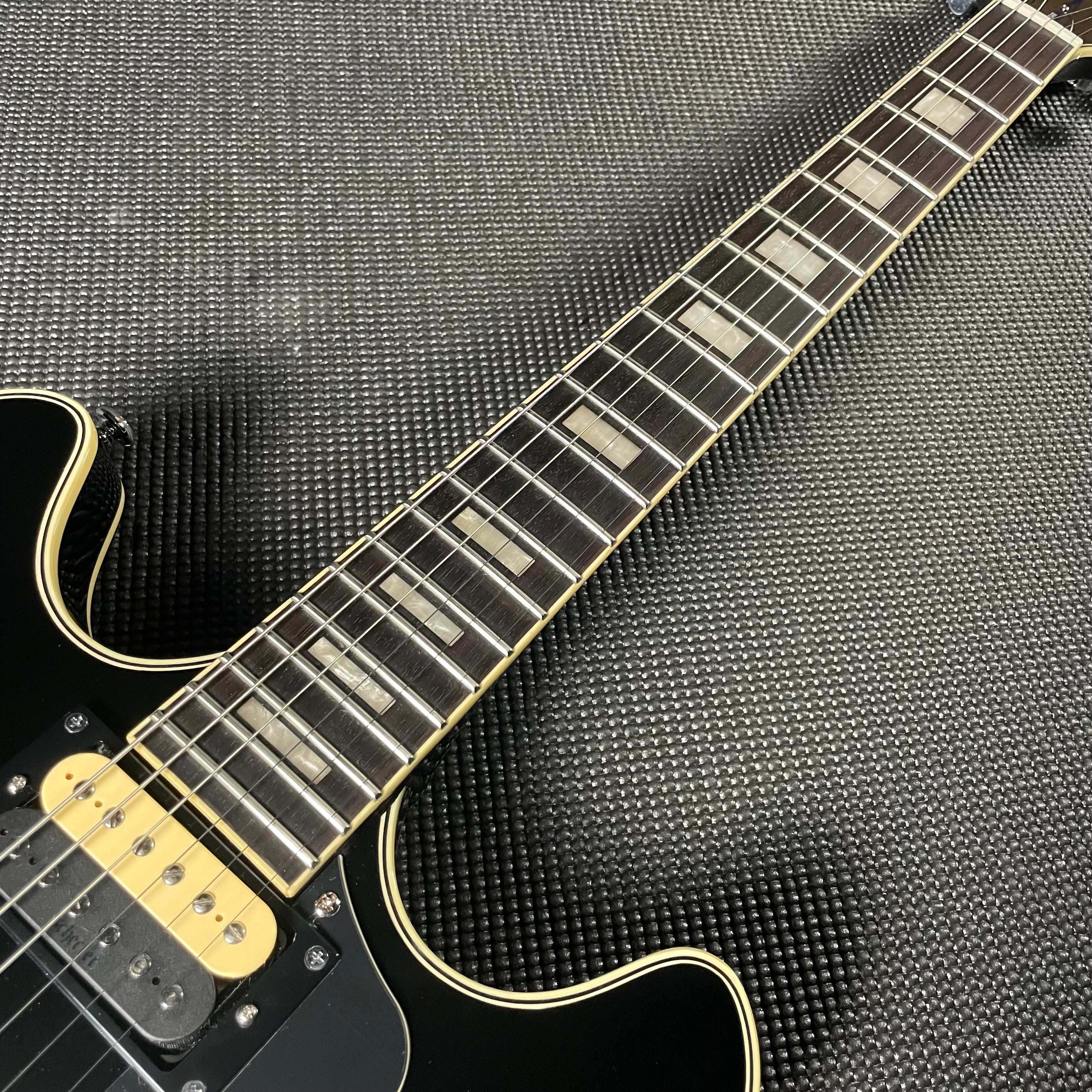 Schecter Diamond Series Corsair w/HSC - Gloss Black (2021) - Metronome Music Inc.