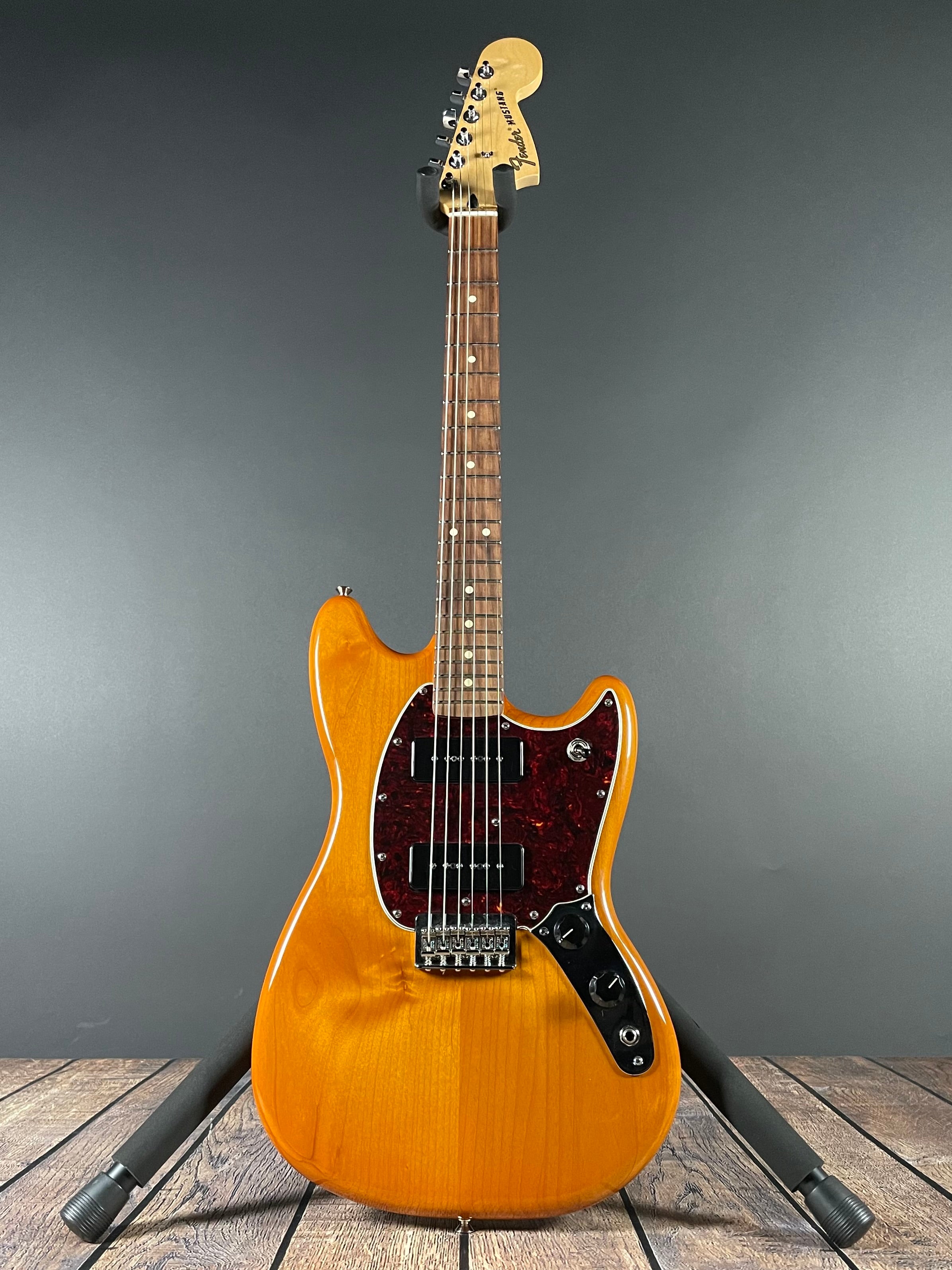 Fender Player Mustang 90 - Aged Natural (2023) - Metronome Music Inc.