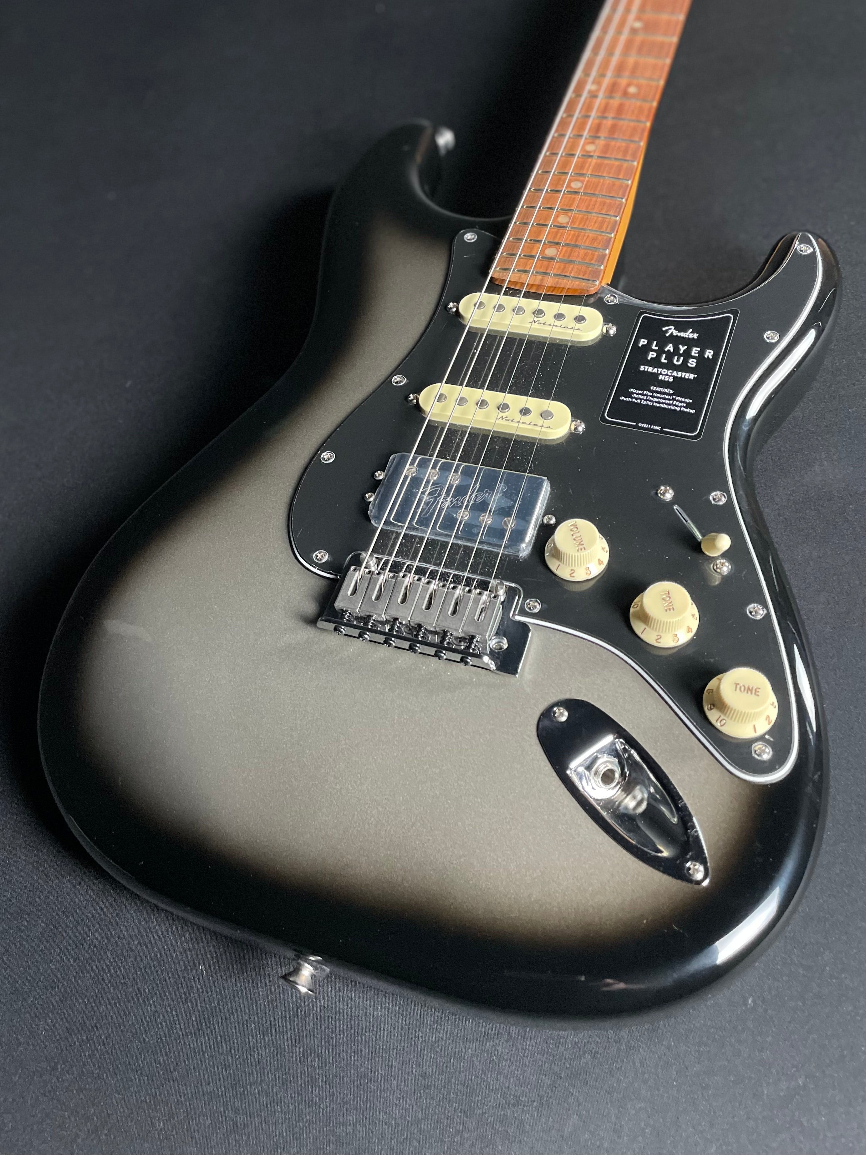 Fender Player Plus Stratocaster HSS w/Gig Bag - Silverburst (2023)