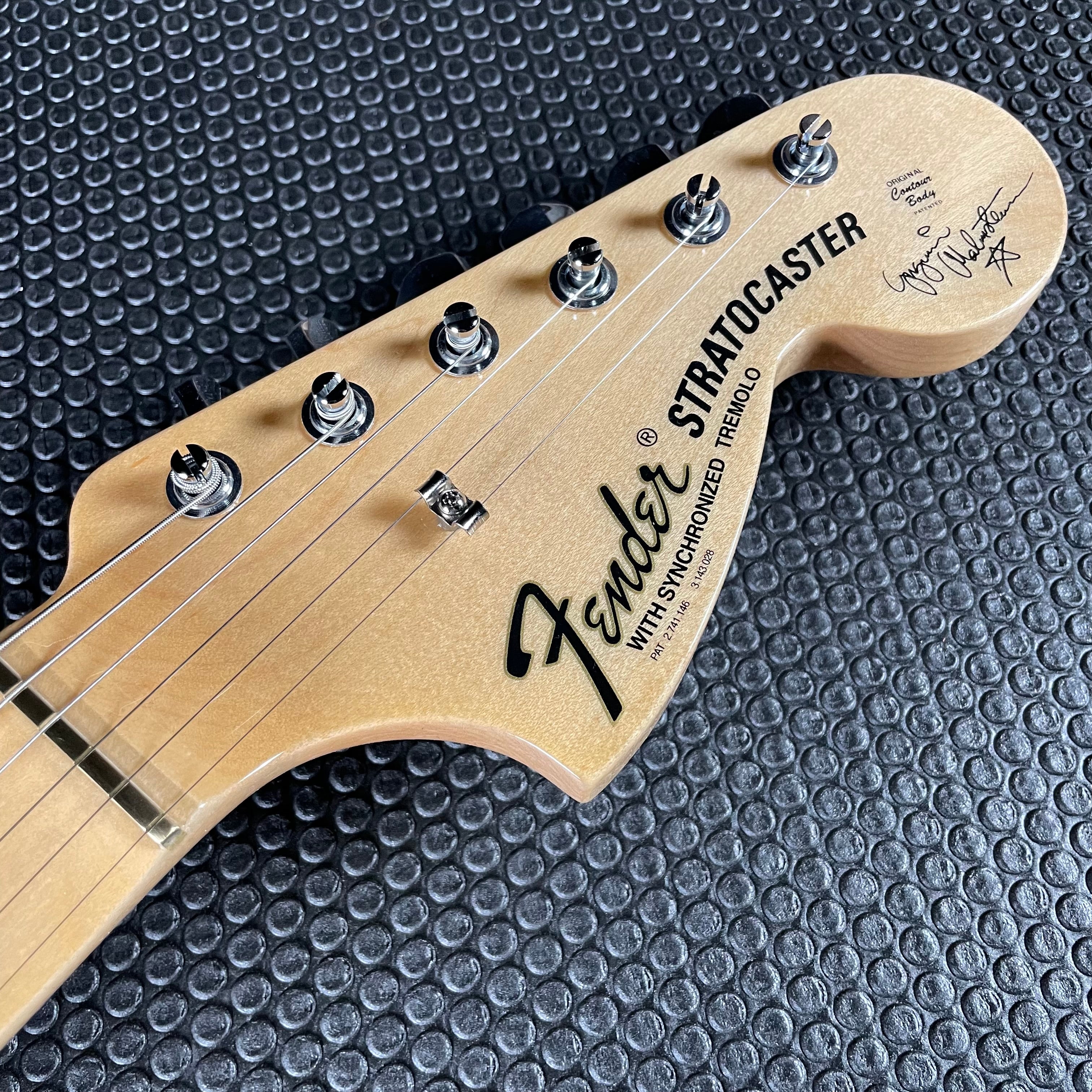 Fender Custom Shop Yngwie Malmsteen Signature, Scalloped - Vintage White - Metronome Music Inc.