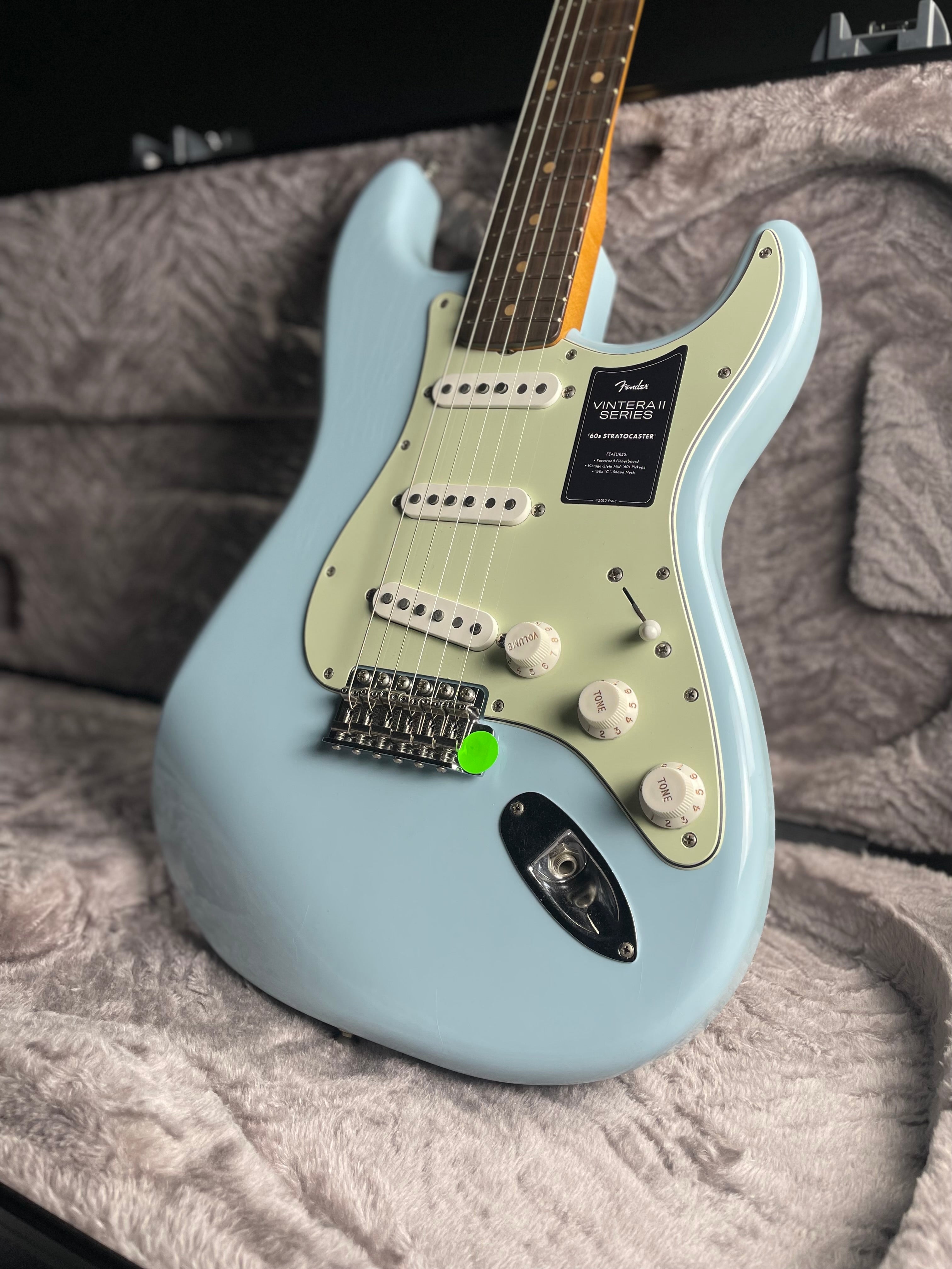 Fender Vintera II Road Worn '60s Stratocaster, Rosewood - Sonic Blue