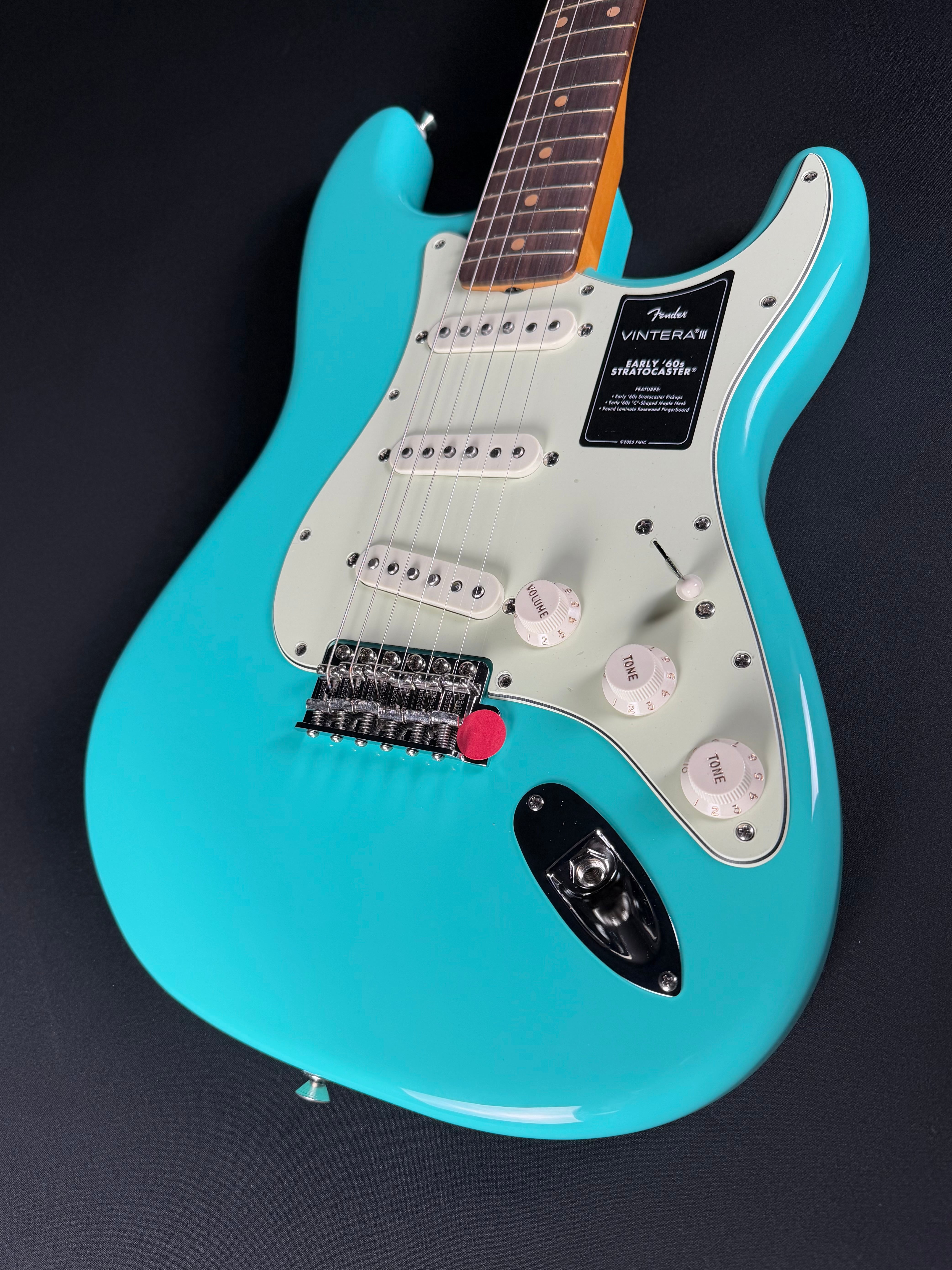 Fender Vintera III Early '60s Stratocaster - Seafoam Green - Metronome Music Inc.