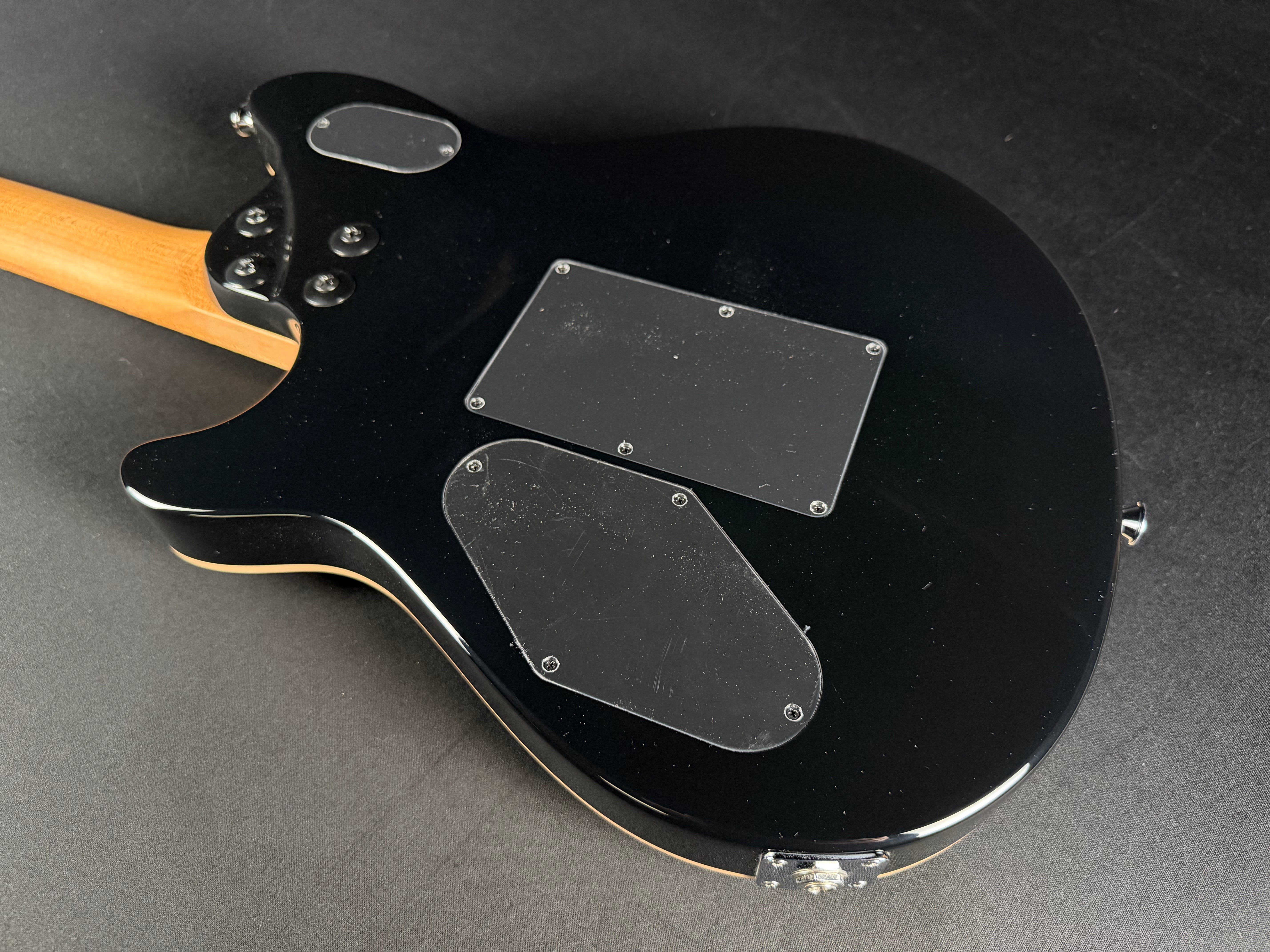 EVH Wolfgang Special, Baked Maple - Black - Metronome Music Inc.