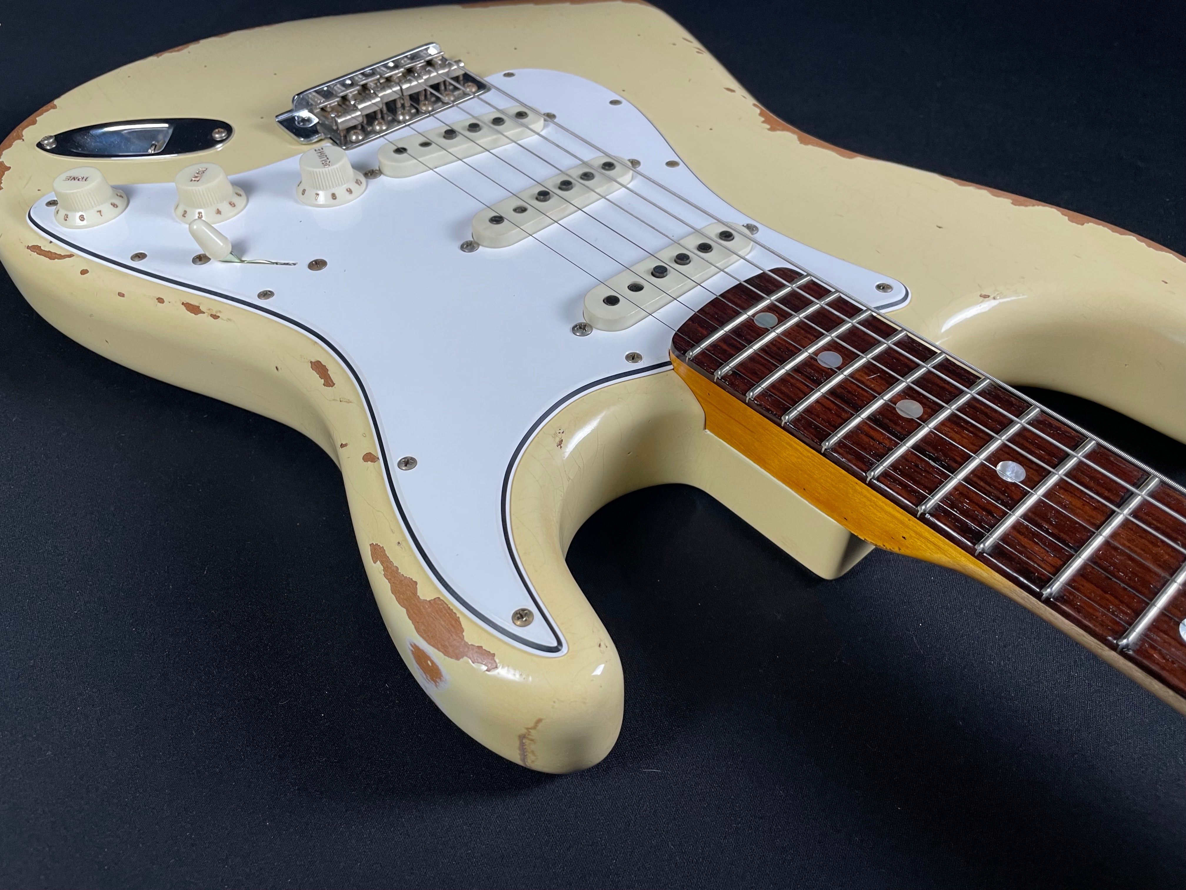 Fender Custom Shop 1967 Stratocaster Heavy Relic - Aged Vintage White