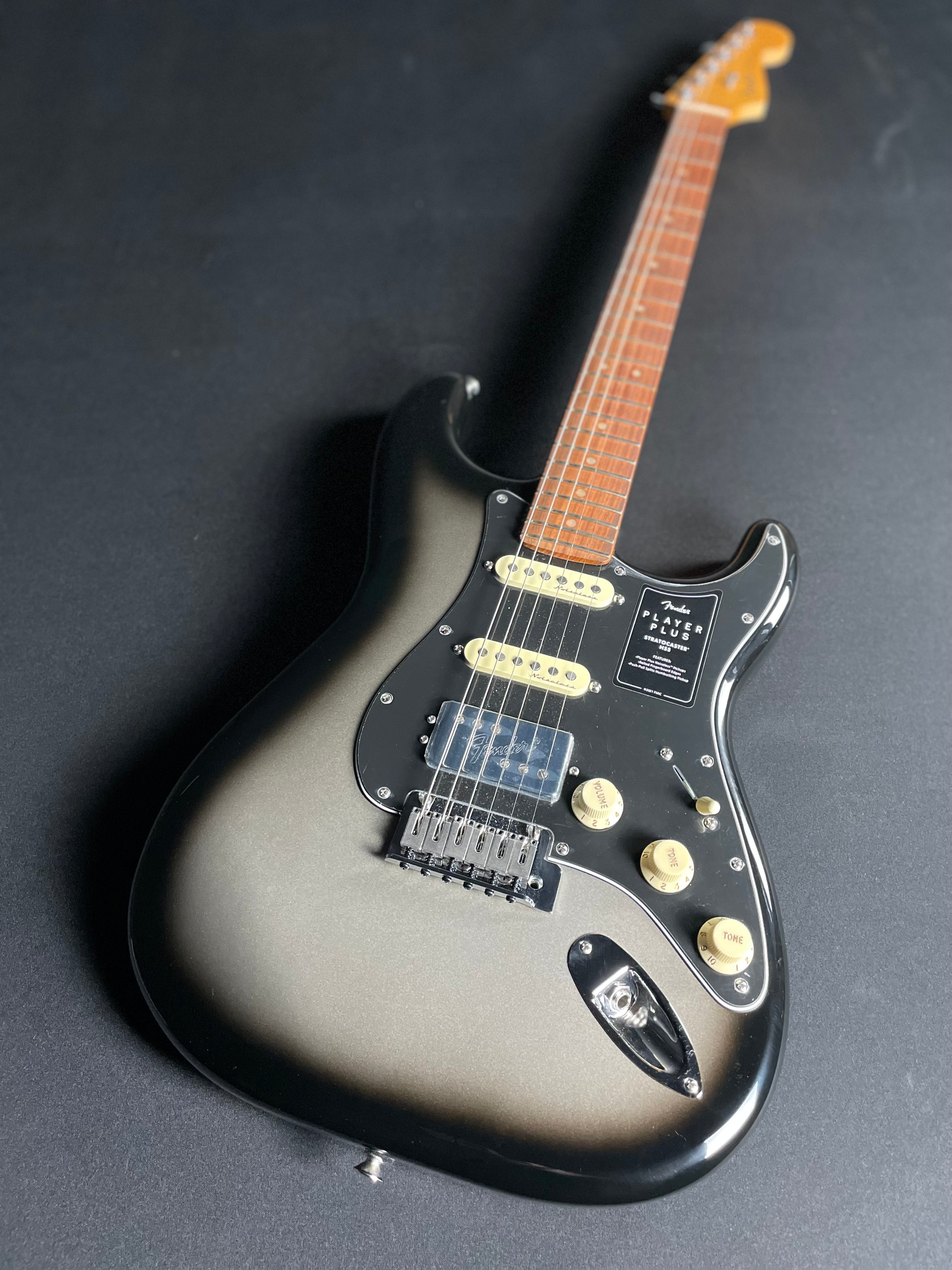 Fender Player Plus Stratocaster HSS w/Gig Bag - Silverburst (2023)