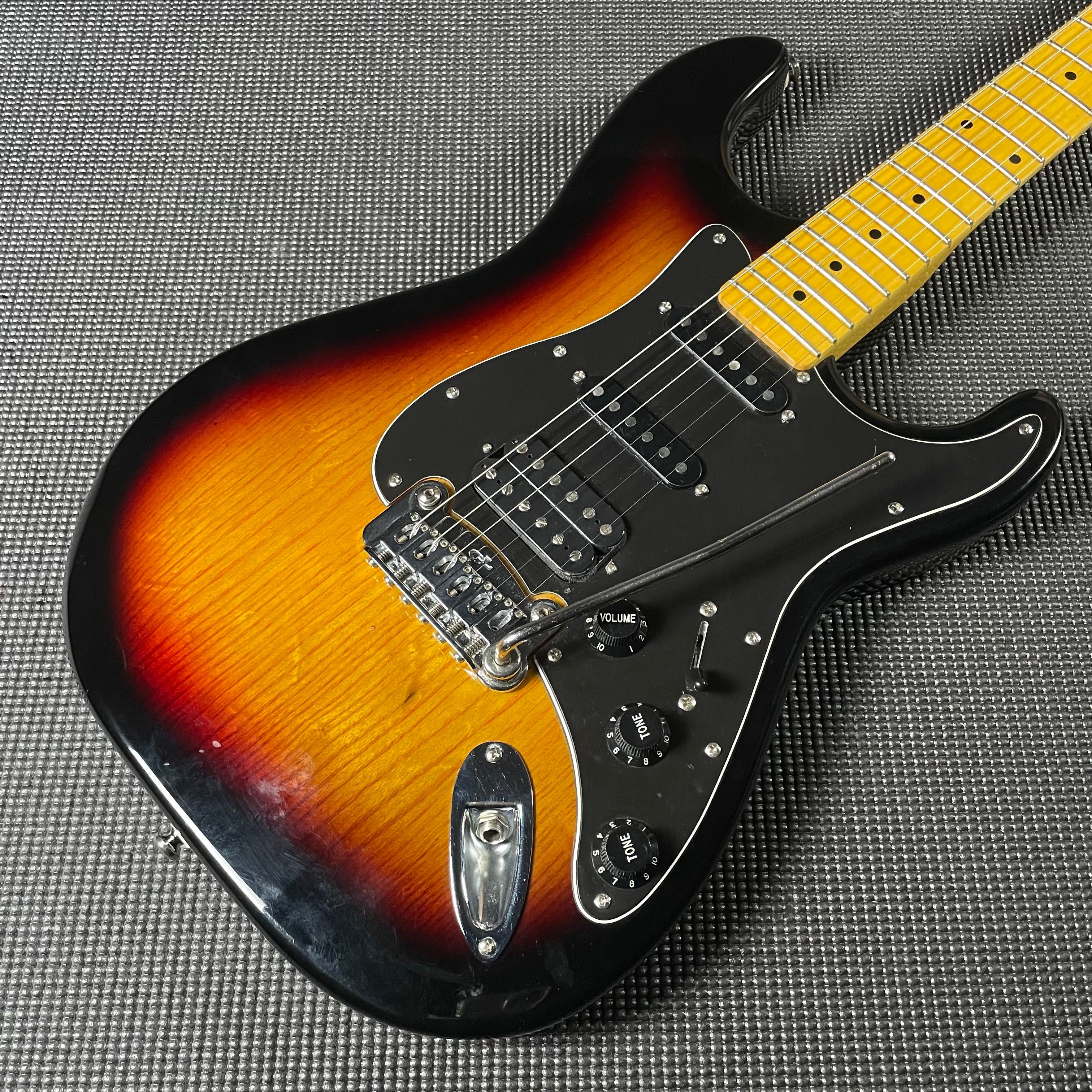 G&L Tribute Legacy HSS Electric Guitar - 3 Tone Sunburst (2019) - Metronome Music Inc.