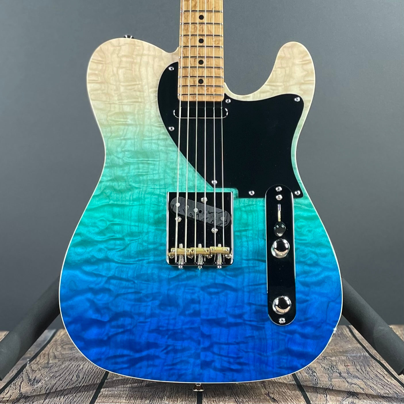 LsL Instruments T-Bone Deluxe Quilt Top, Birdseye Maple - Laguna Blue Gradient