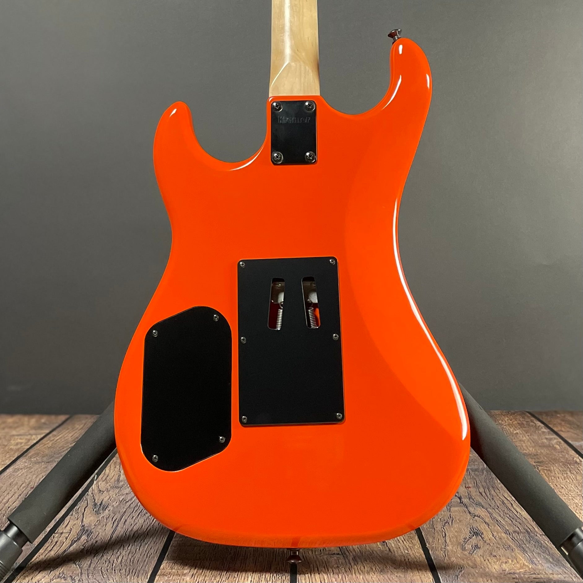 Kramer Pacer Vintage w/HSC - Tiger - Metronome Music Inc.