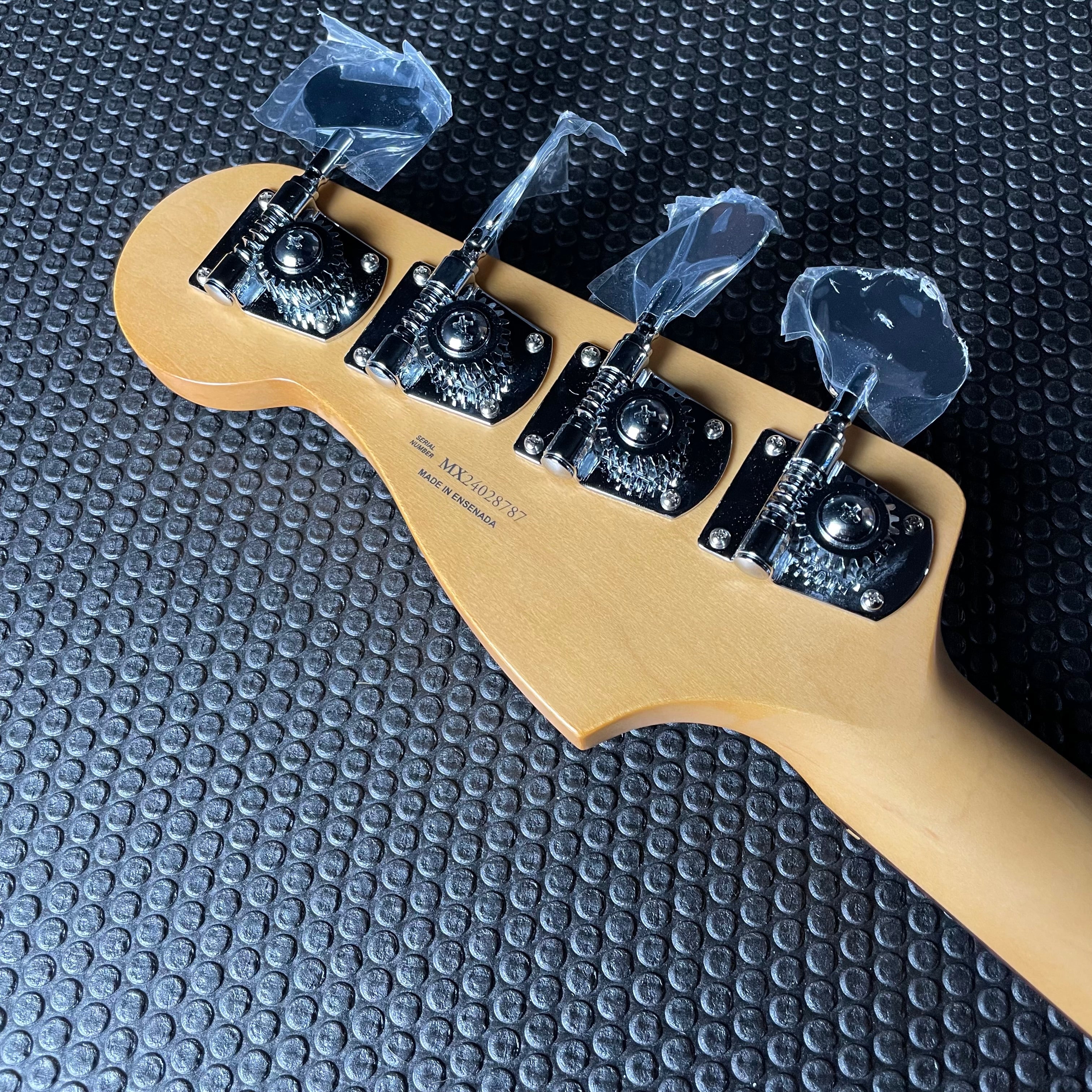 Fender Player II Precision Bass, Rosewood- Coral Red | Metronome