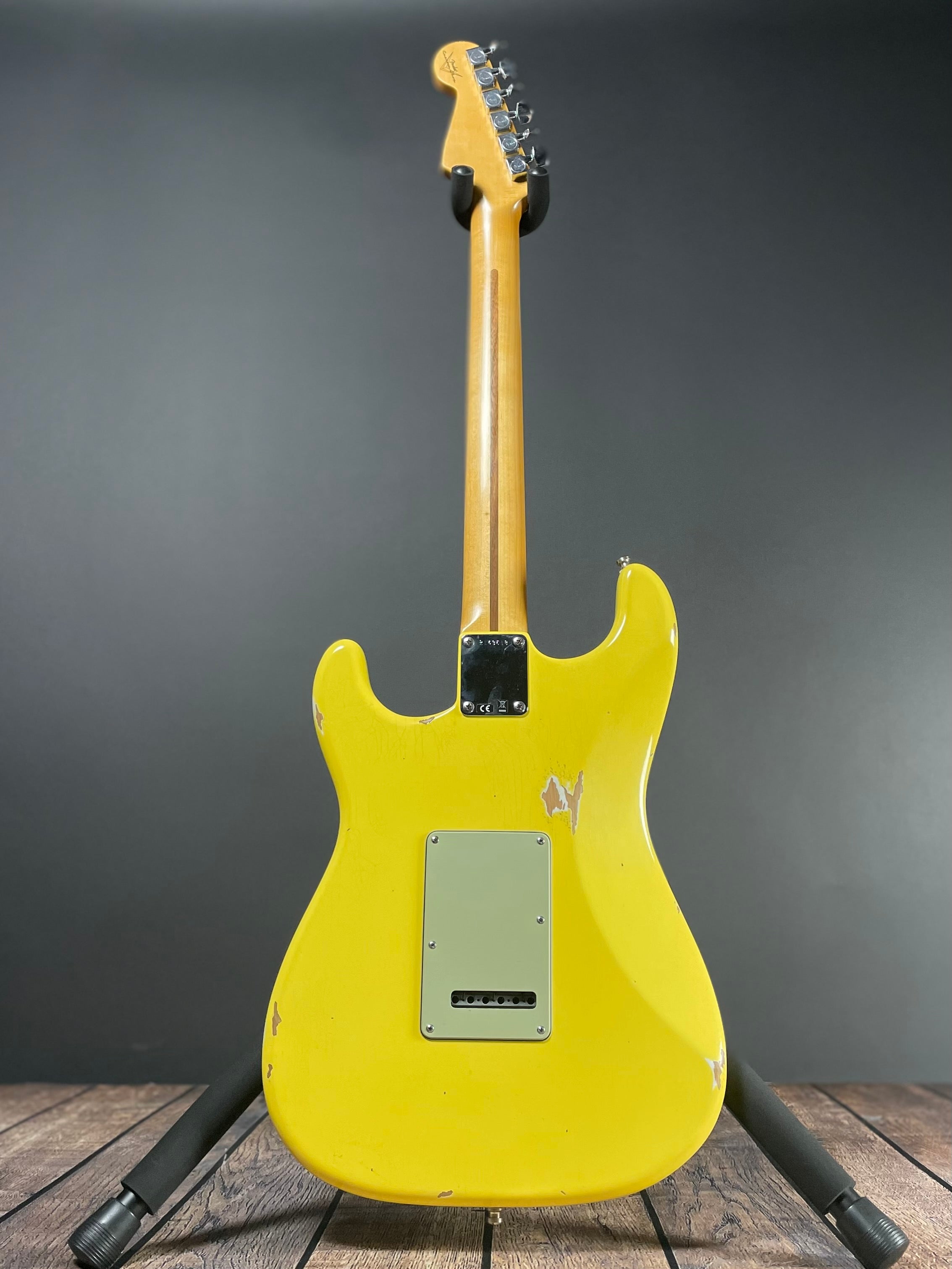 Fender Custom Shop Custom Deluxe Stratocaster HB S-1 - Graffiti Yellow - Metronome Music Inc.