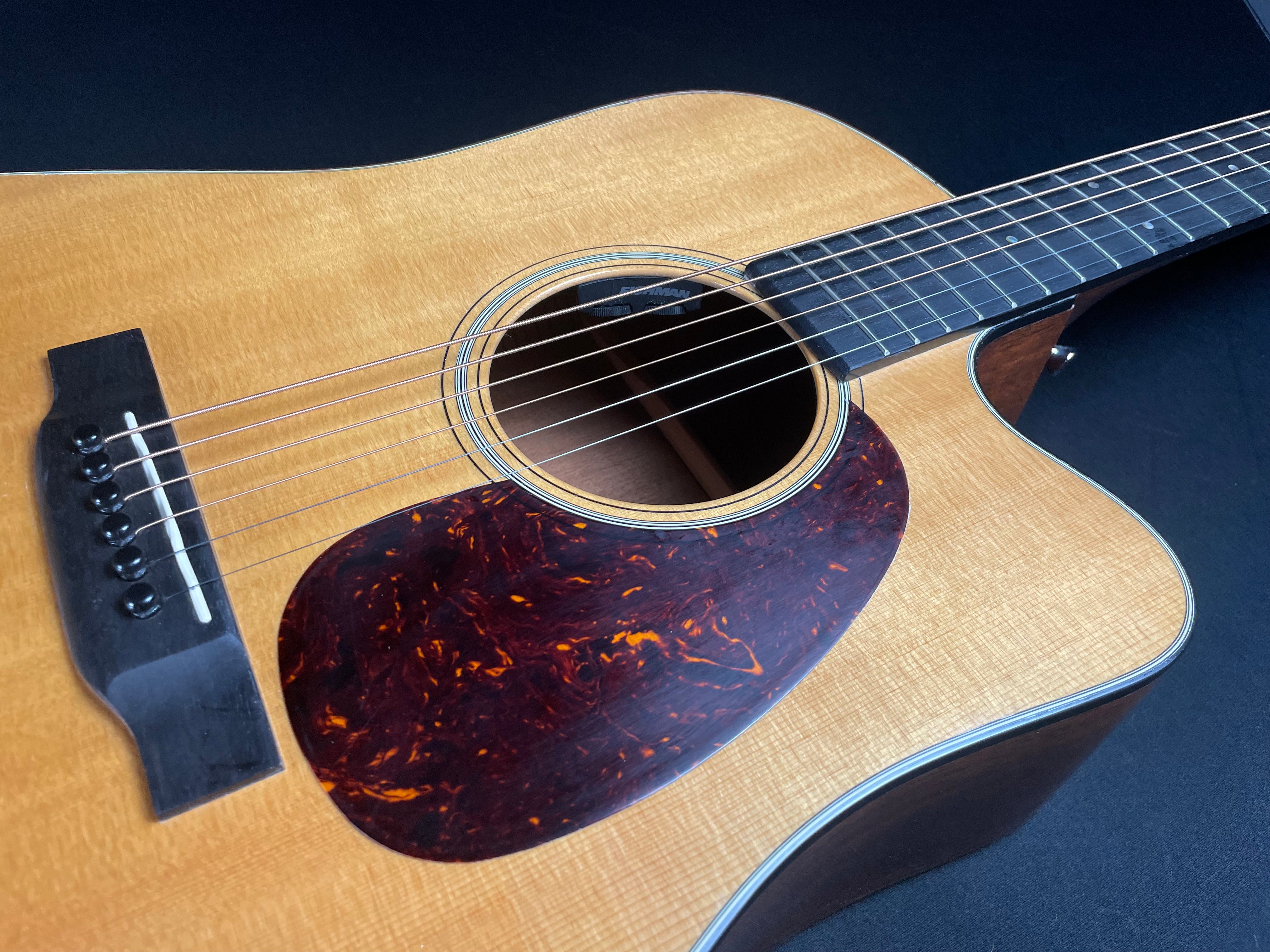Martin DC-18E Standard w/OHSC - Natural (2016)
