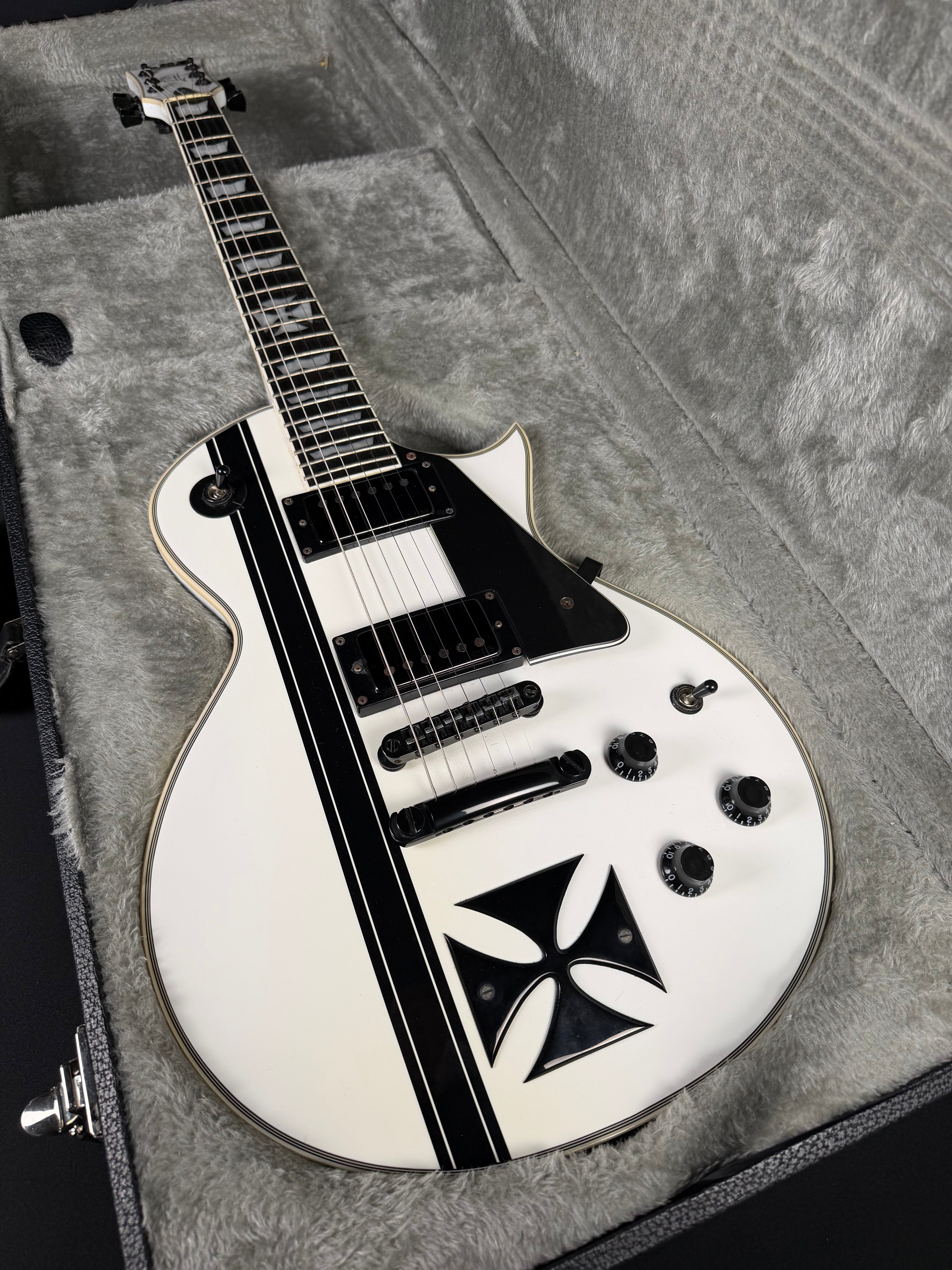 ESP LTD Iron Cross James Hetfield w/ Case – Snow White (Used)