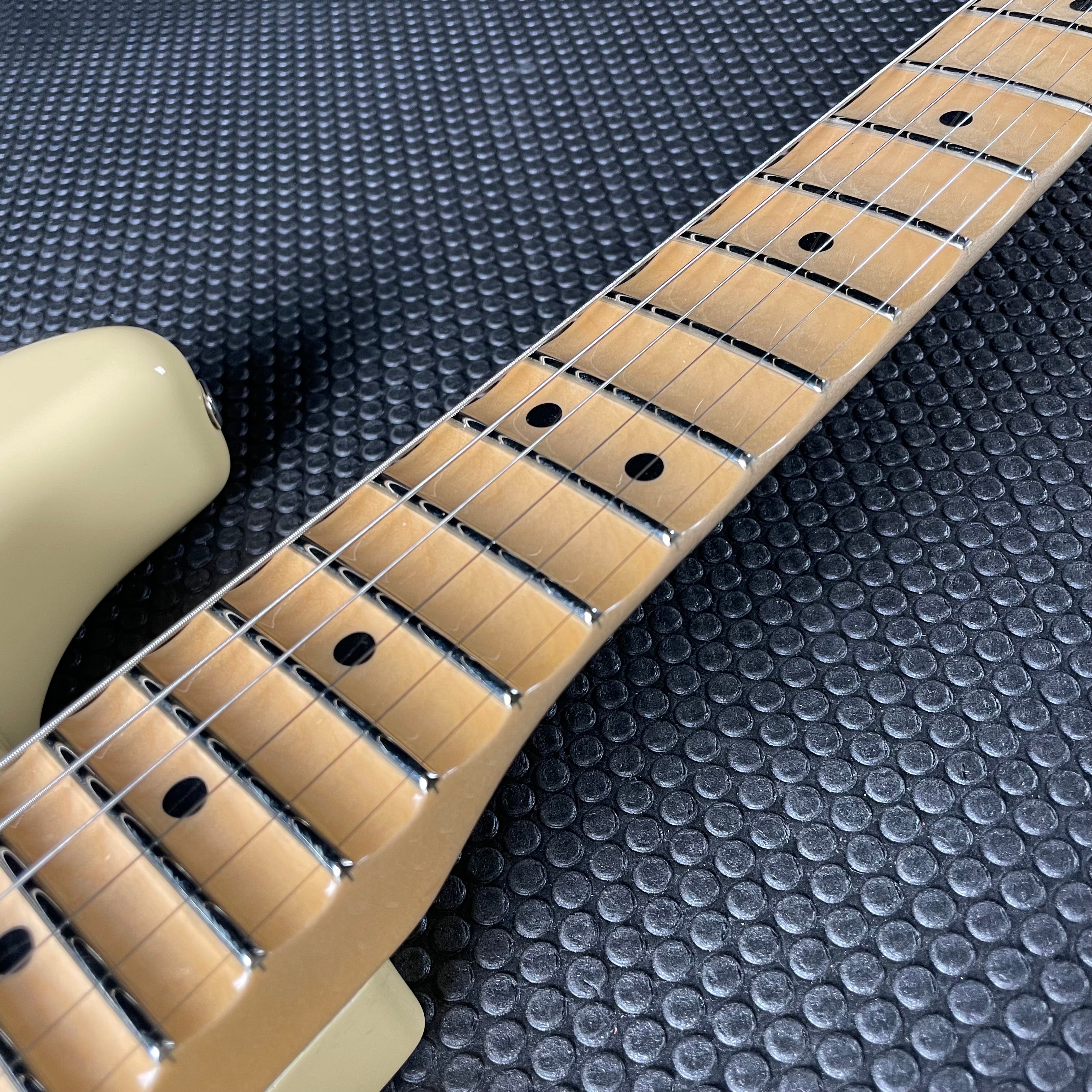 Fender Custom Shop Yngwie Malmsteen Signature, Scalloped - Vintage White - Metronome Music Inc.