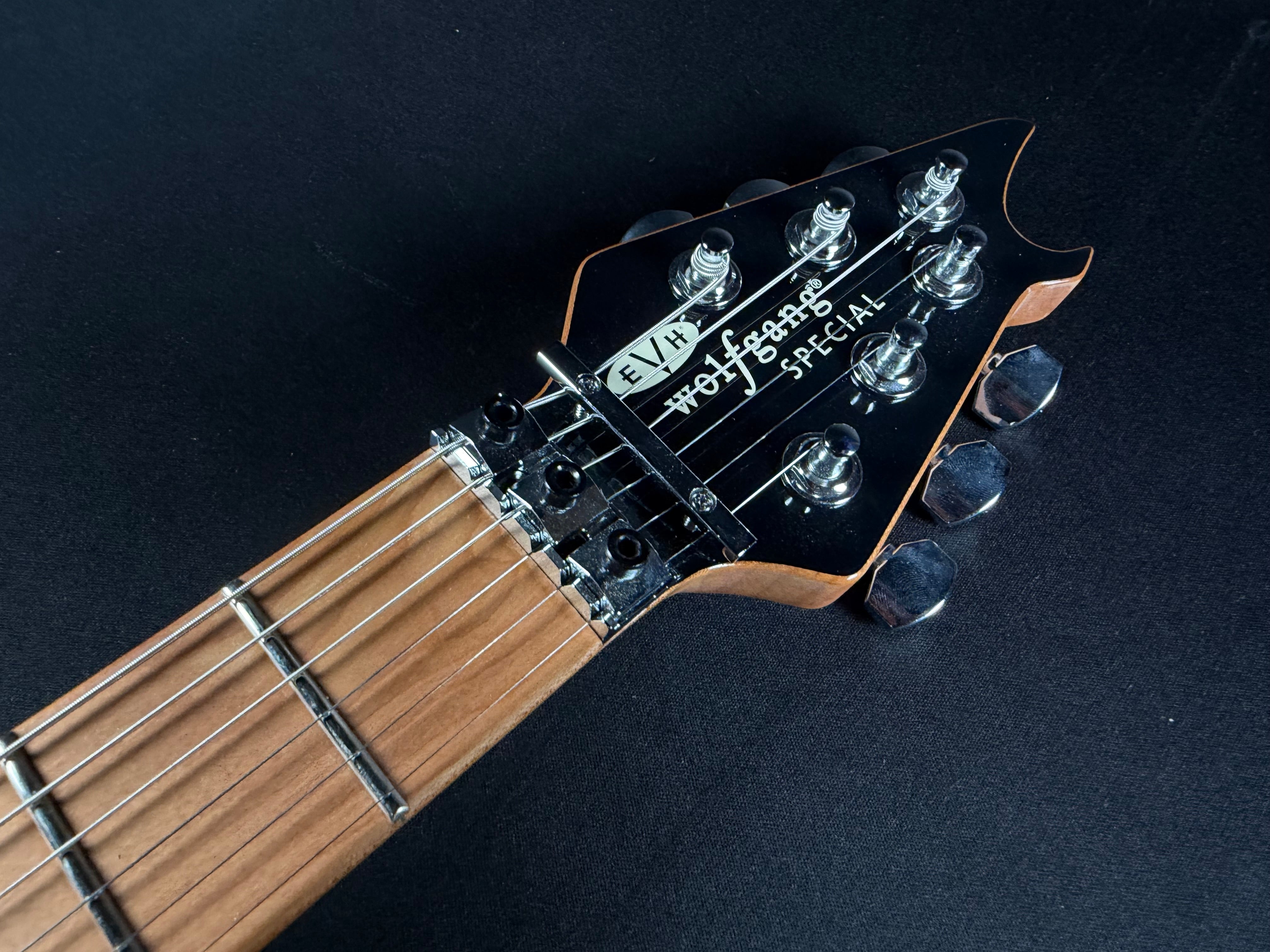EVH Wolfgang Special, Baked Maple - Black - Metronome Music Inc.