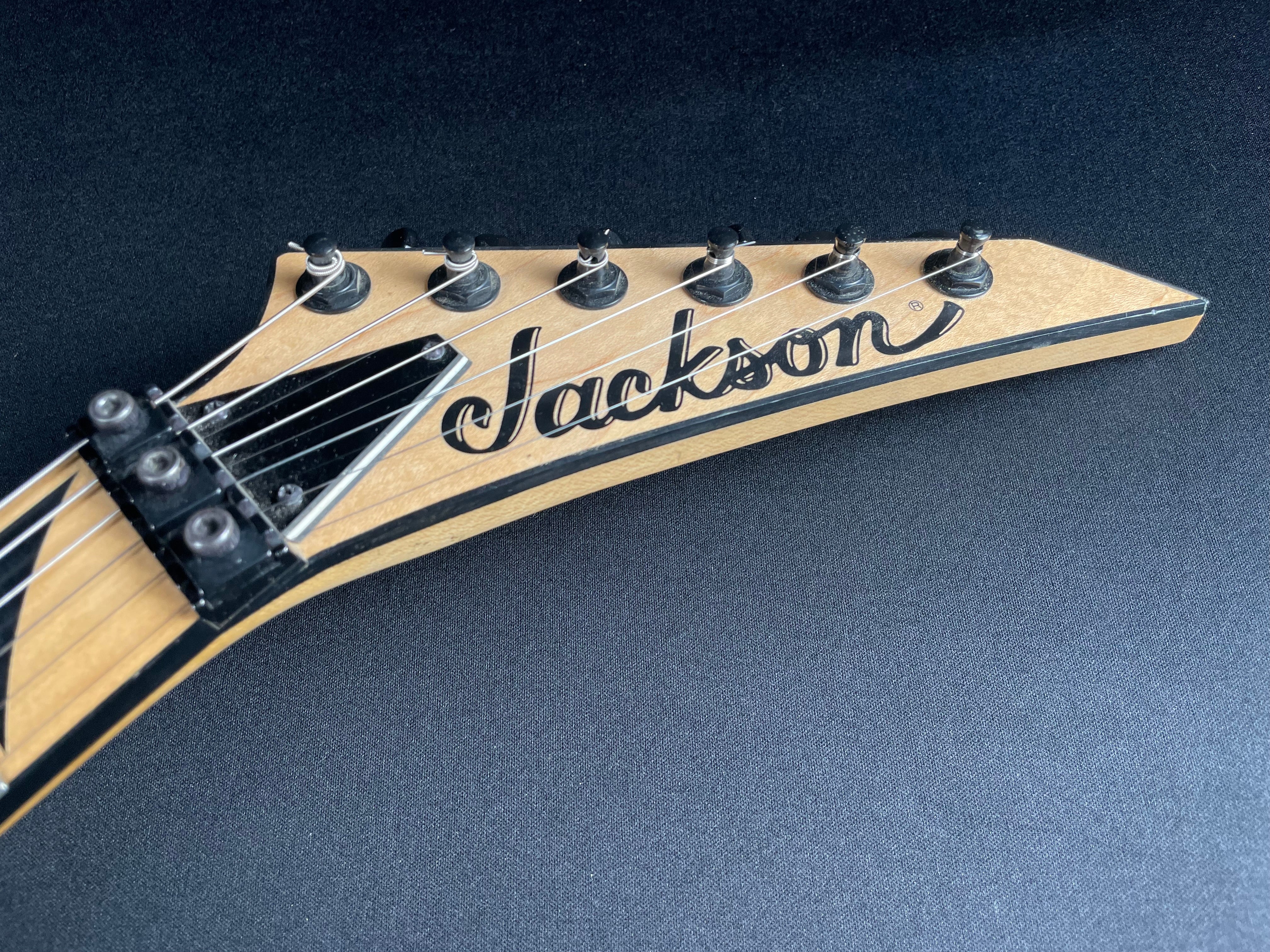 Jackson Pro Series DK2M Dinky, MIJ - Snow White (2006) - Metronome Music Inc.