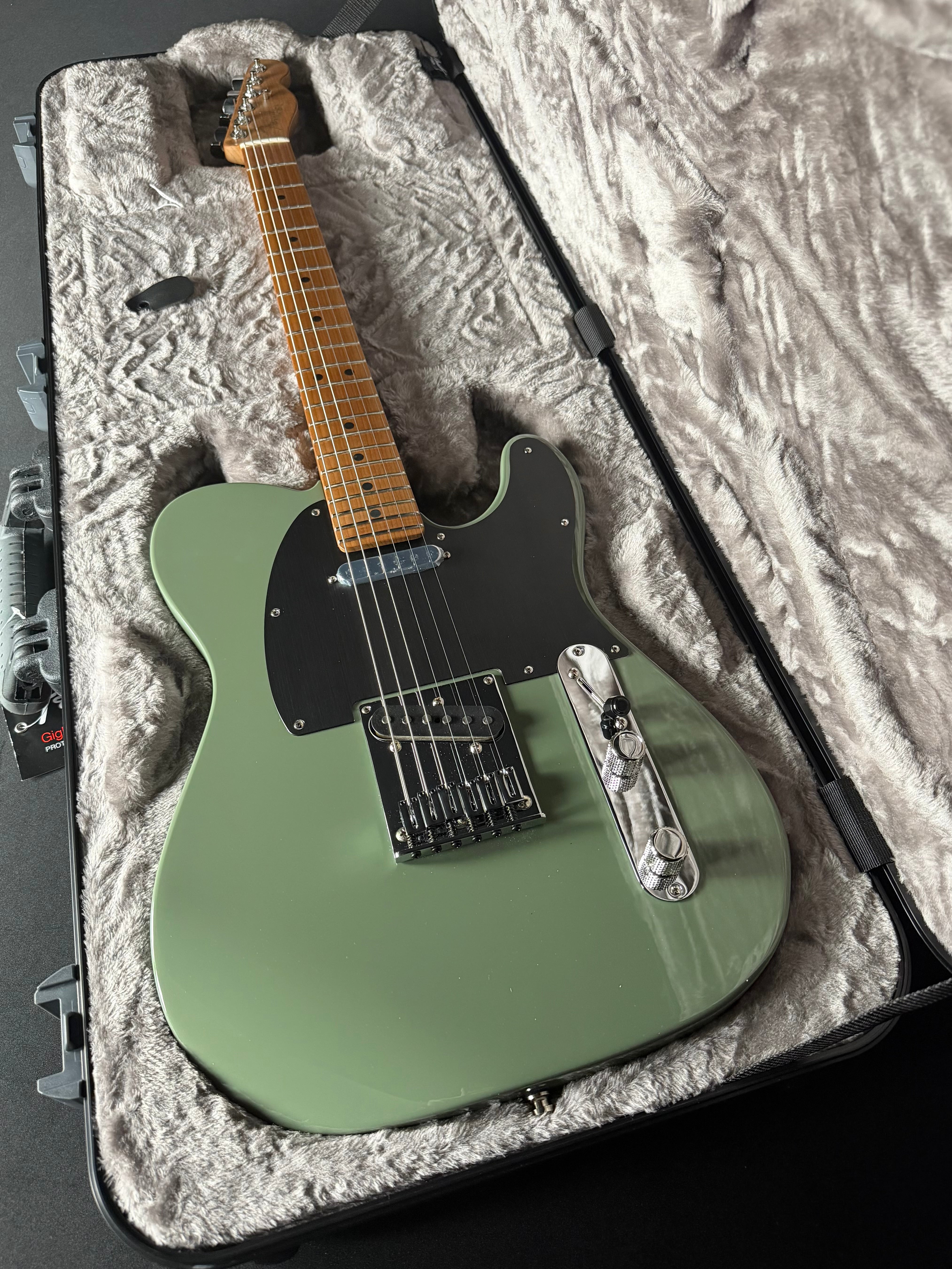 Fender Limited Edition American Ultra II Telecaster - Antique Olive