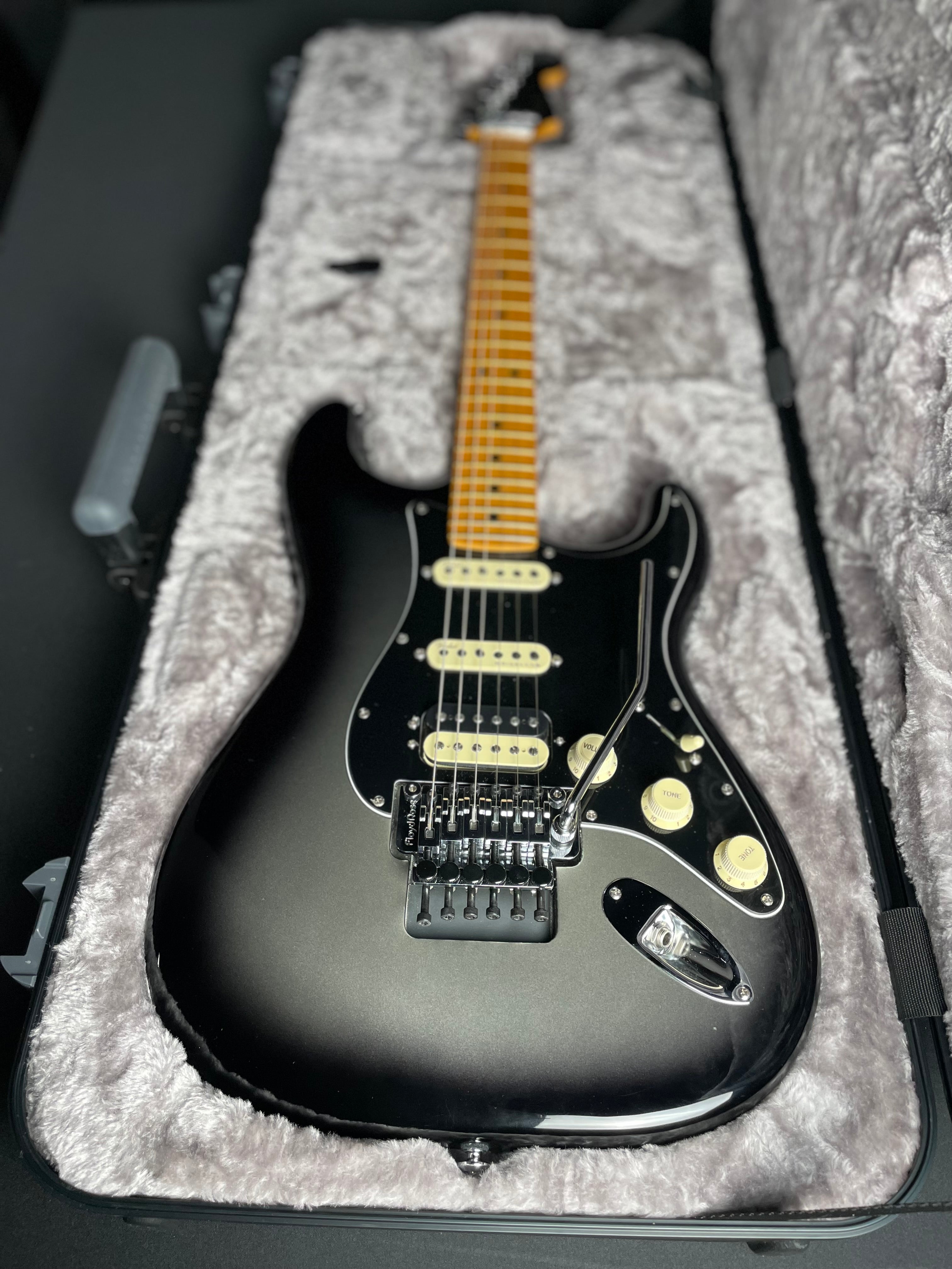 Fender Ultra Luxe Stratocaster HSS, Floyd Rose w/OHSC- Silverburst (2021)
