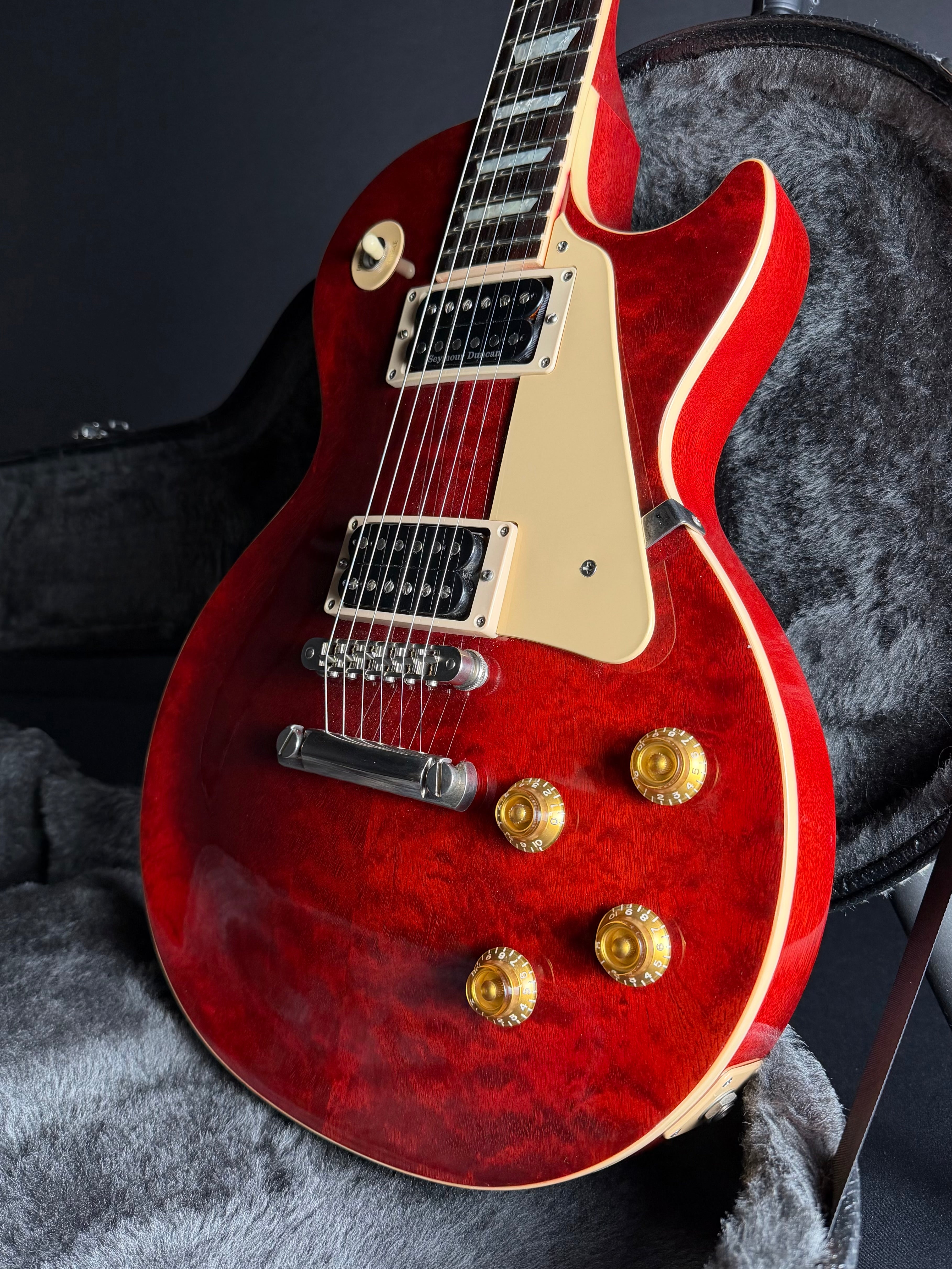 Gibson Les Paul Classic w/OHSC - Wine Red (1998) - Metronome Music Inc.