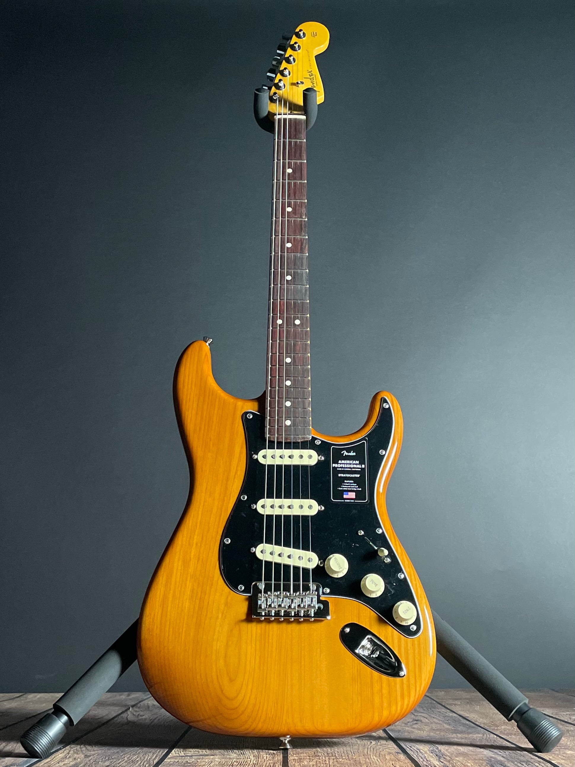 Fender American Professional II Stratocaster, Rosewood- Roasted Pine (7lbs 8oz) - Metronome Music Inc.