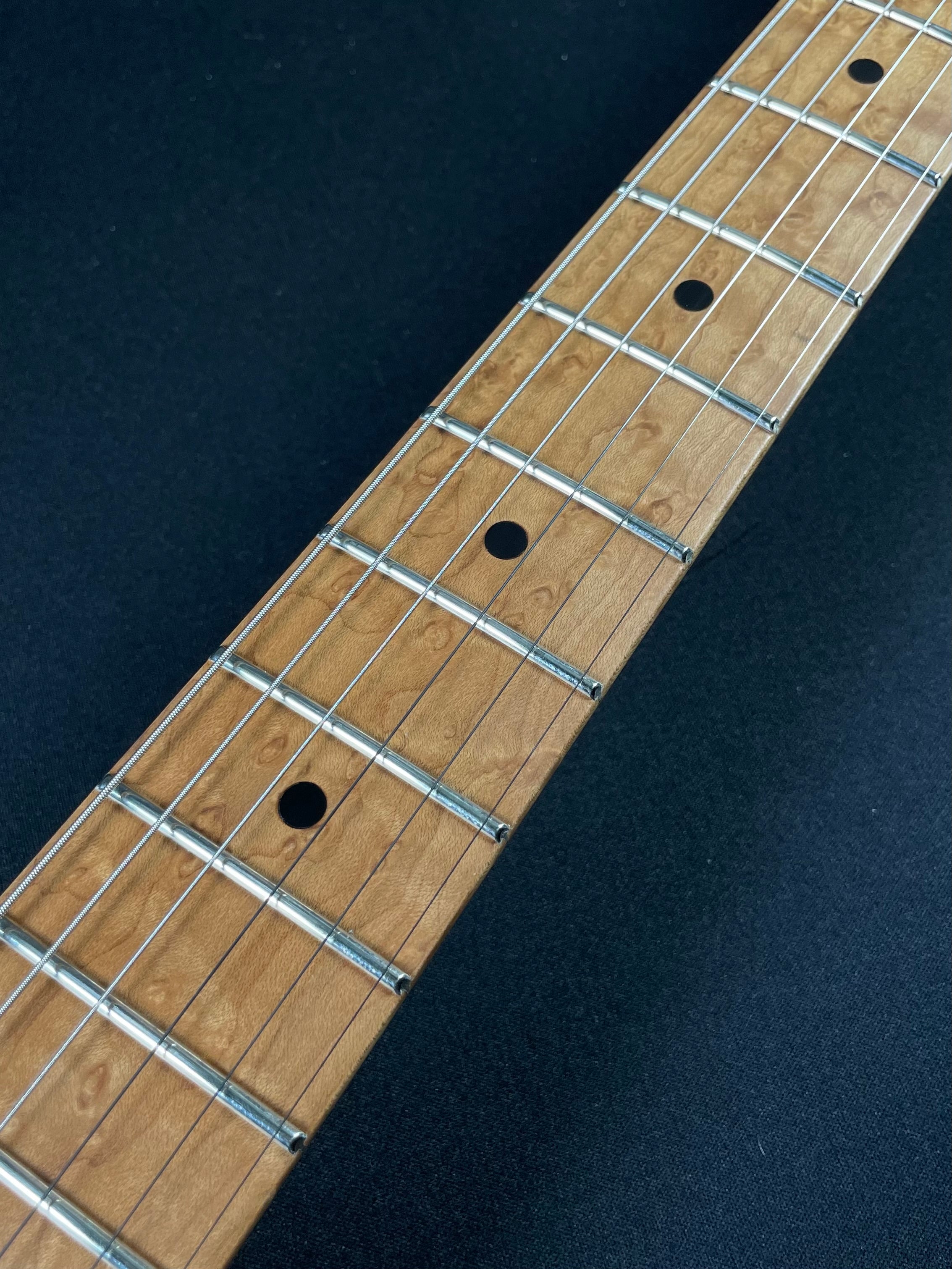 LsL Instruments T-Bone Deluxe Quilt Top, Birdseye Maple - Laguna Blue Gradient