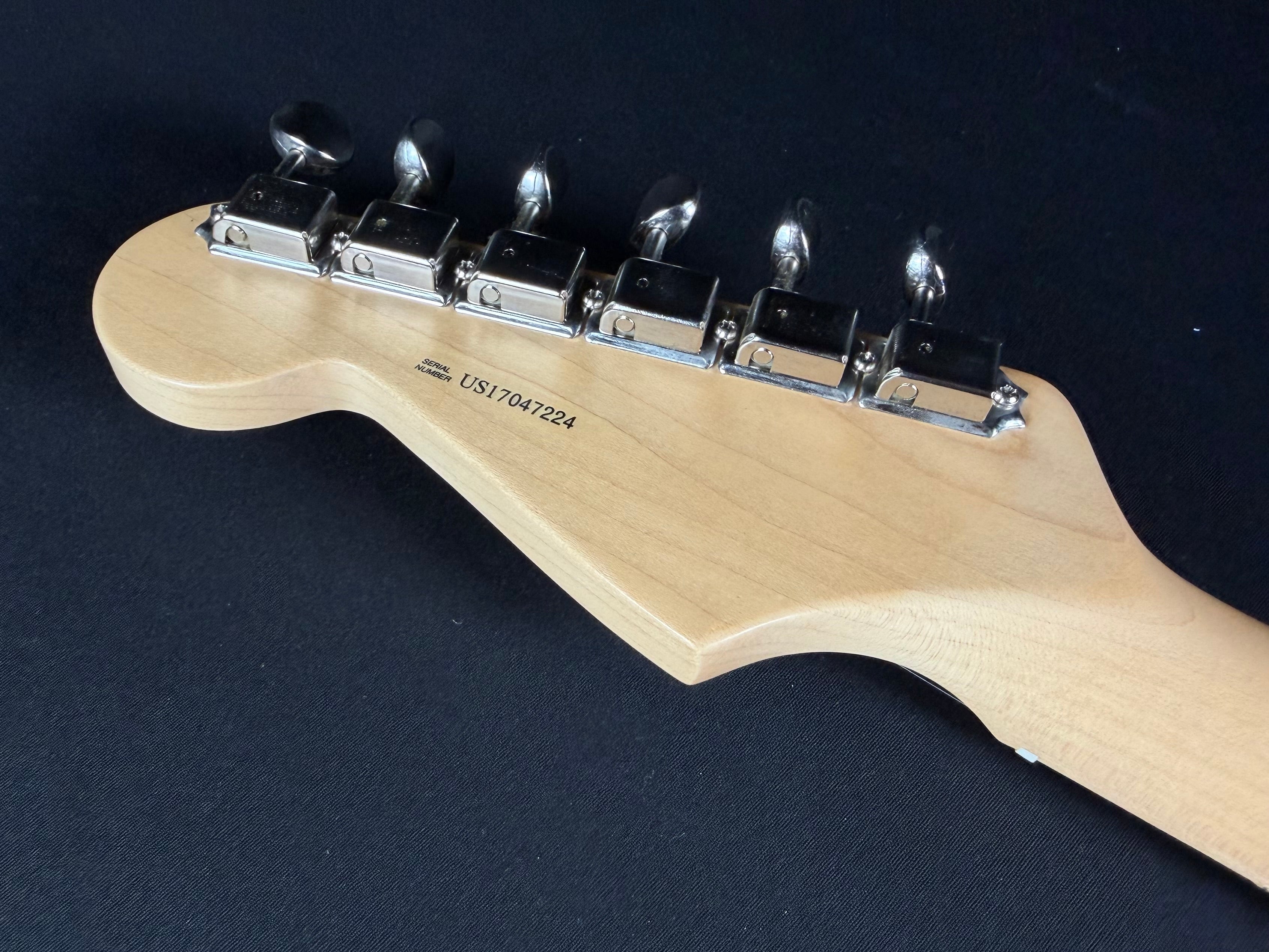 Fender Eric Clapton Stratocaster, Maple Fingerboard Black (2017) - Metronome Music Inc.