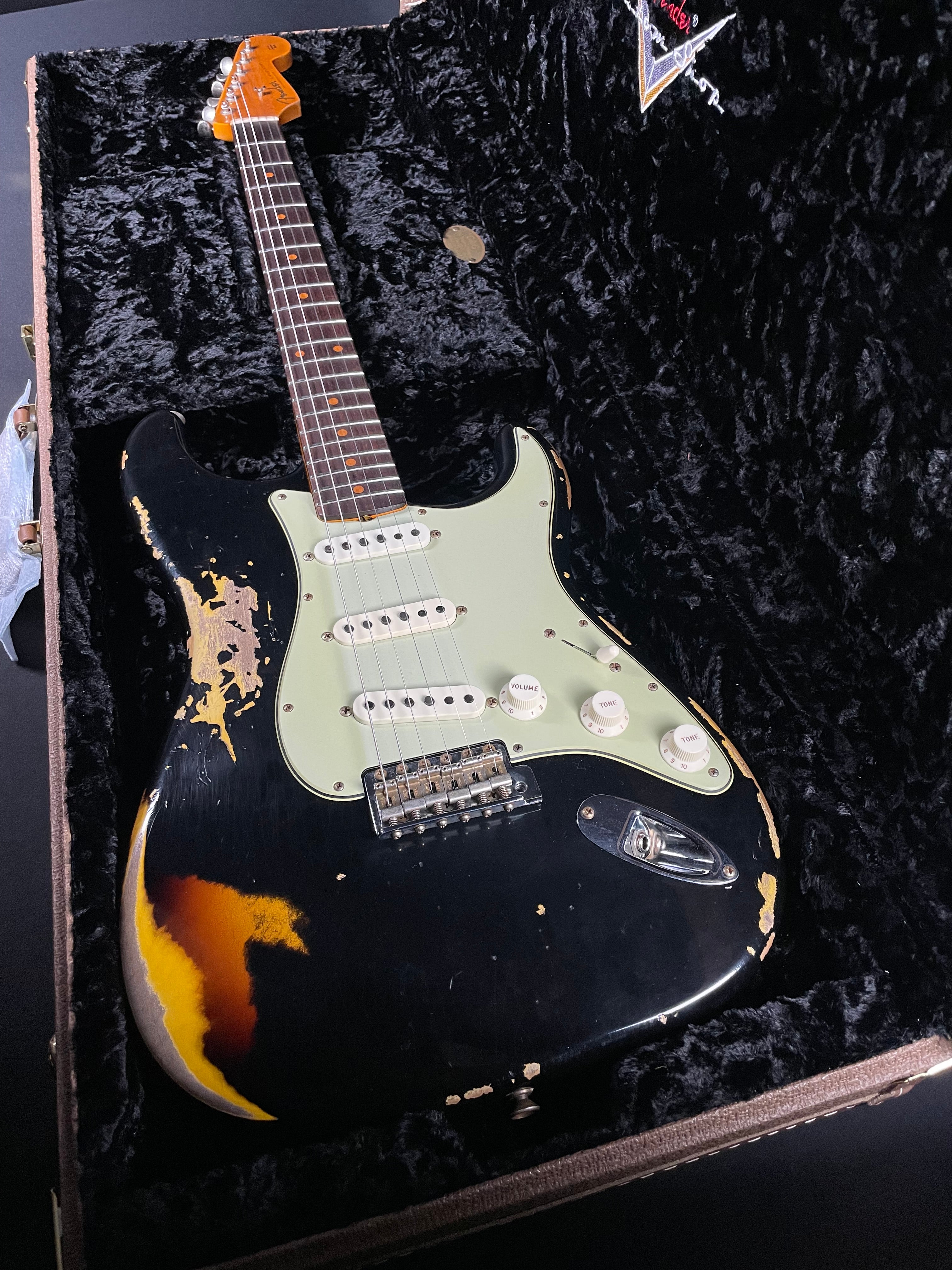 Fender Custom Shop 1960 Stratocaster, Heavy Relic- Aged Black/3-Color Sunburst