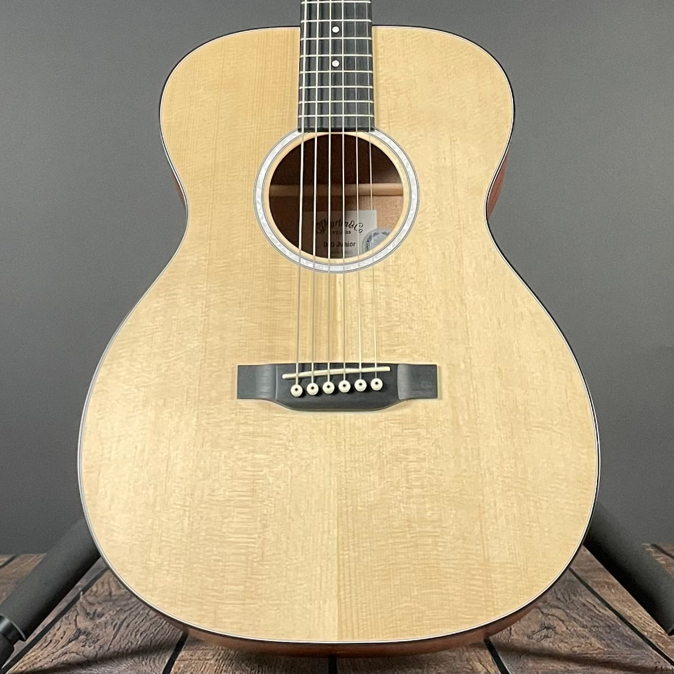 Martin 000Jr-10 Auditorium Junior w/Bag - Natural - Metronome Music Inc.