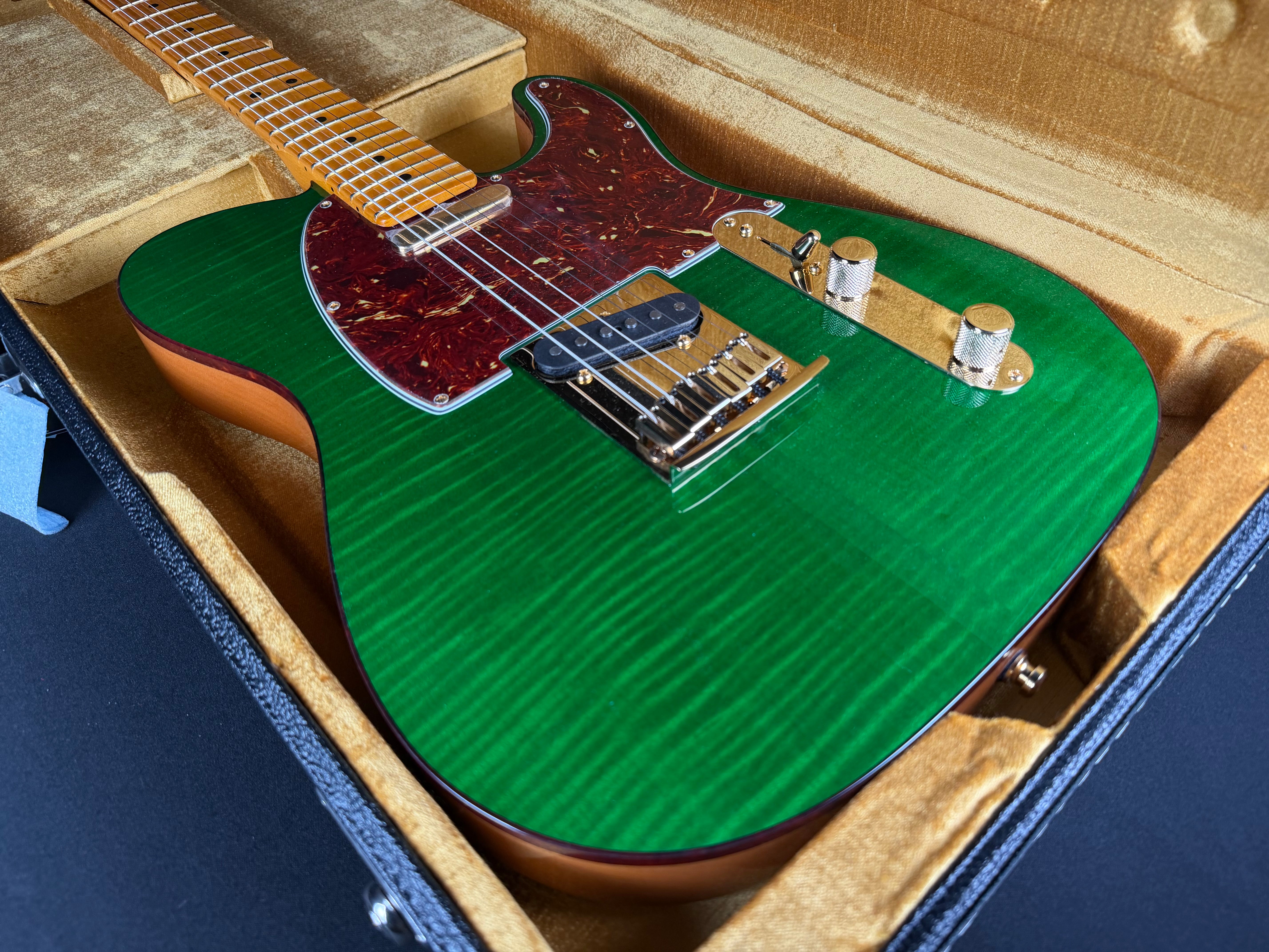 Fender Custom Shop Custom Deluxe Flame Telecaster - Emerald Green Transparent - Metronome Music Inc.