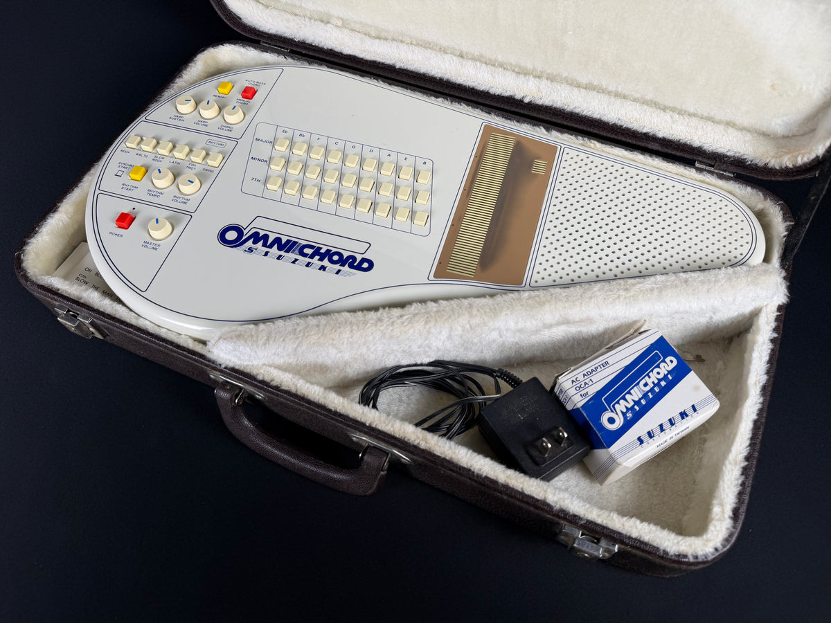 Suzuki OM-27 Omnichord w/Case - Ivory (1981)