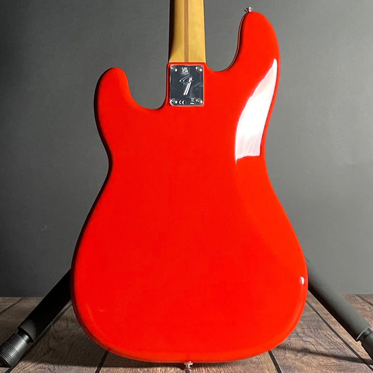 Fender Player II Precision Bass, Rosewood- Coral Red (9lbs 1oz) - Metronome Music Inc.