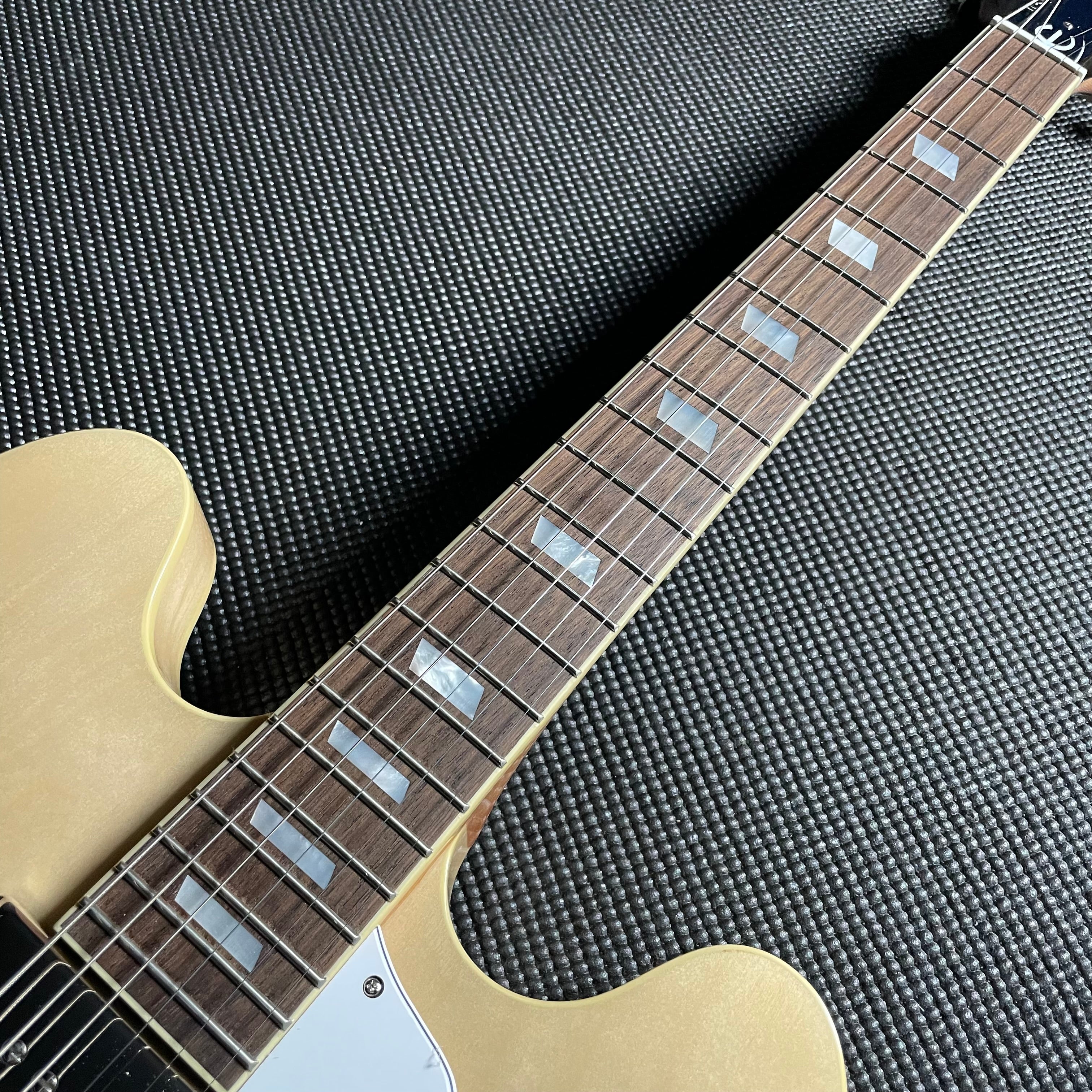 Epiphone Casino w/Gig Bag - Natural - Metronome Music Inc.
