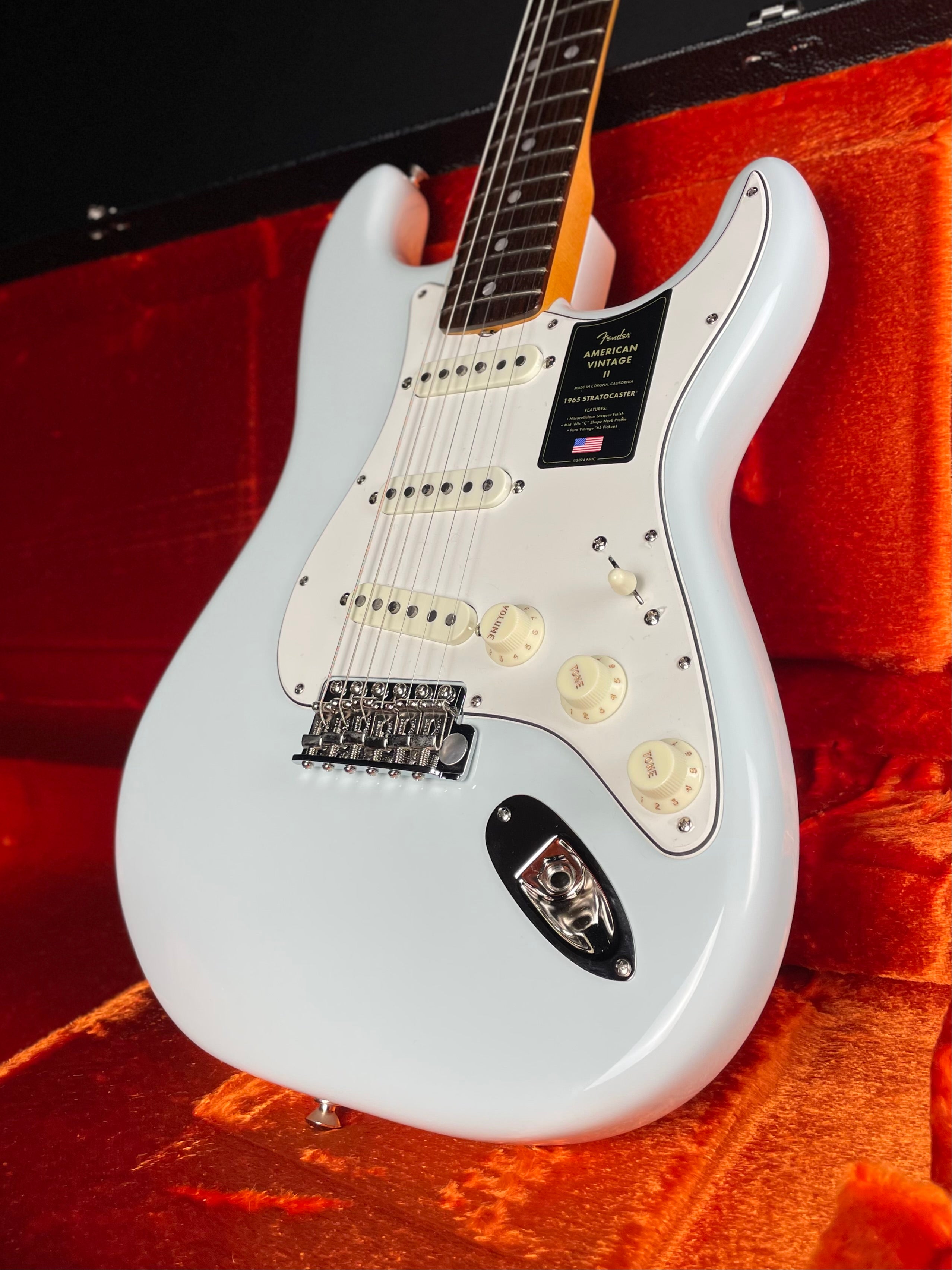 Fender American Vintage II 1965 Stratocaster Rosewood - Sonic Blue - Metronome Music Inc.