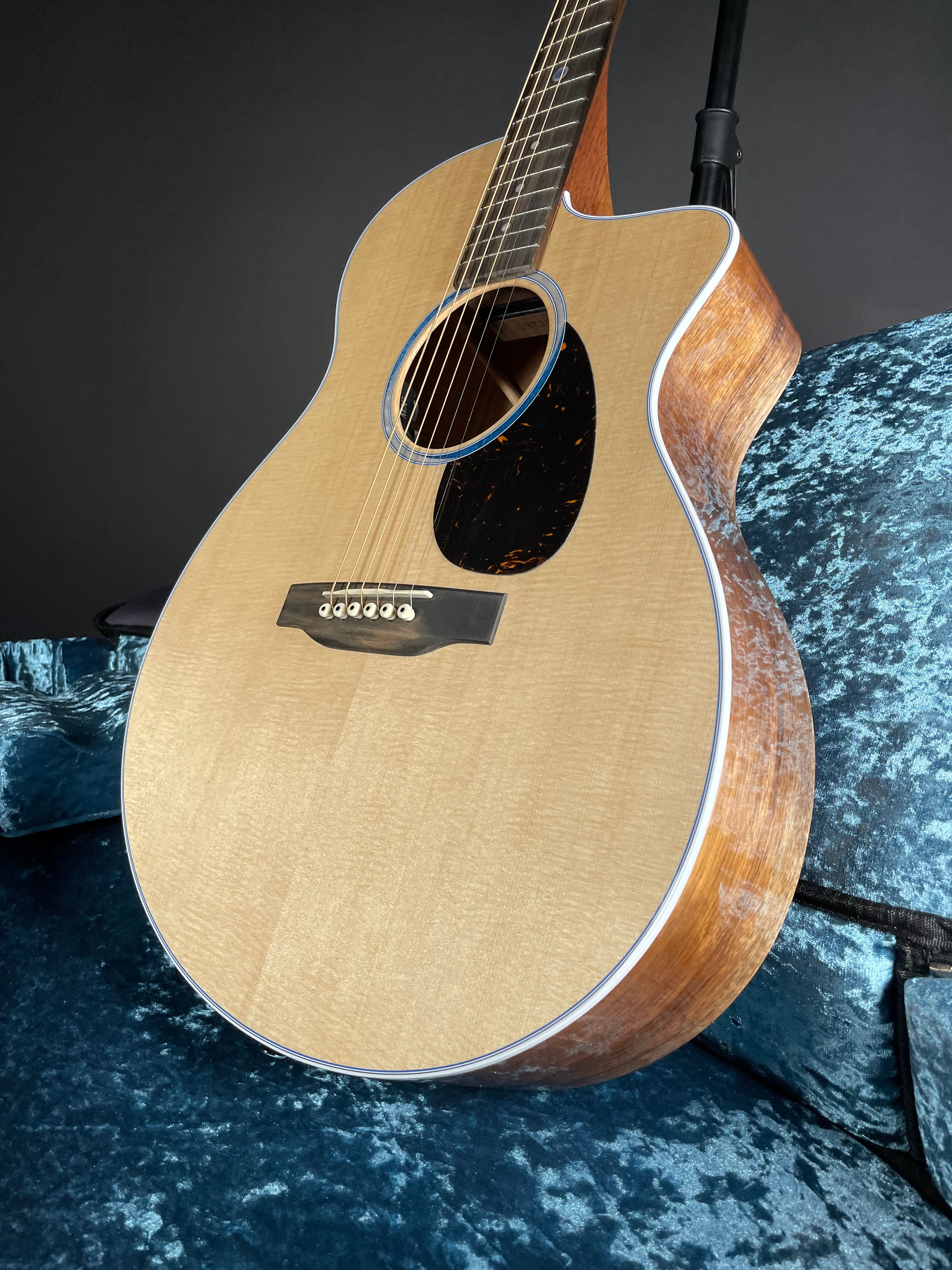 Martin SC-13E w/Soft Case - Natural (2025)