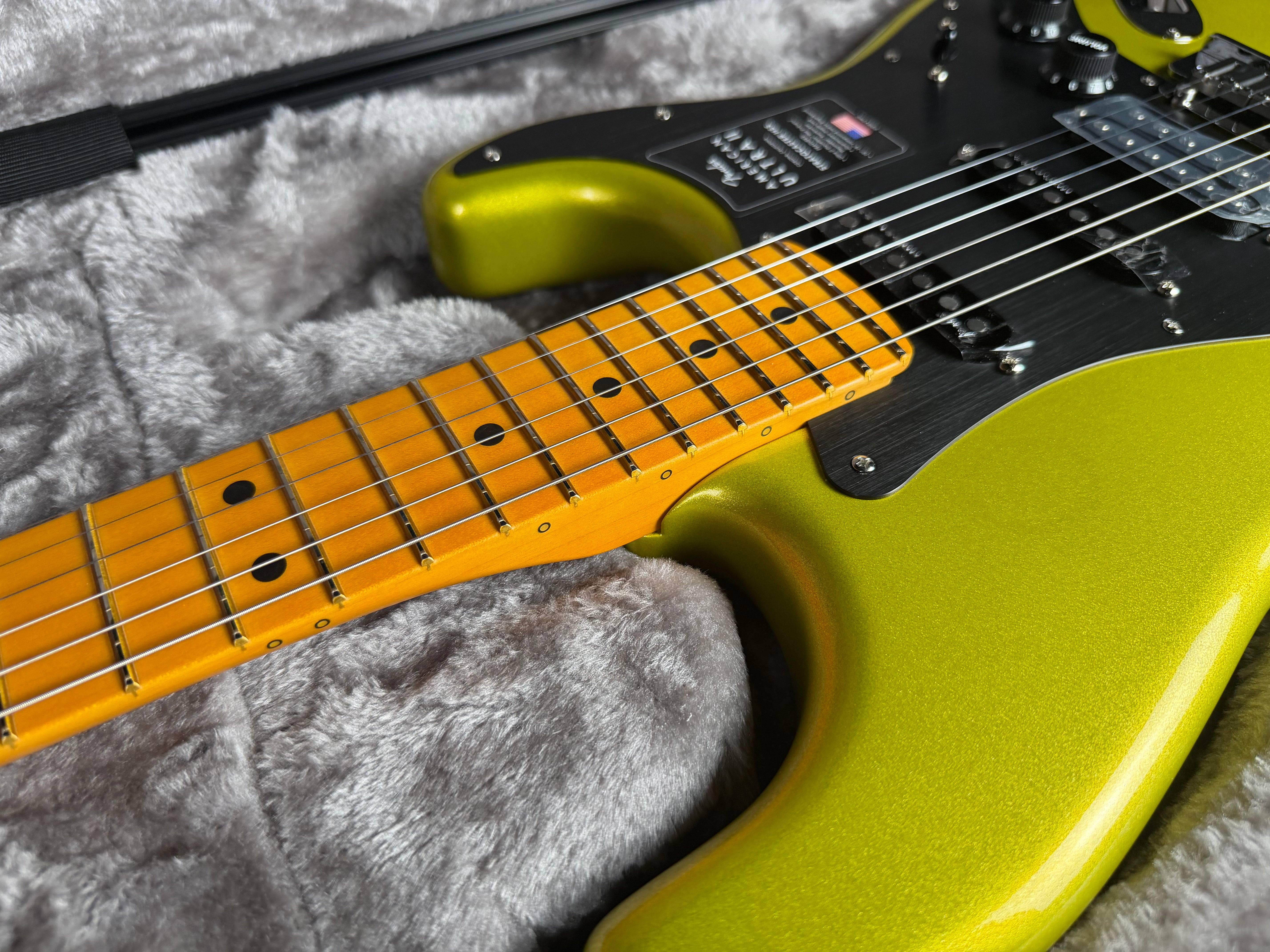 Fender American Ultra II Stratocaster HSS, Maple- Solar Flare (2025)