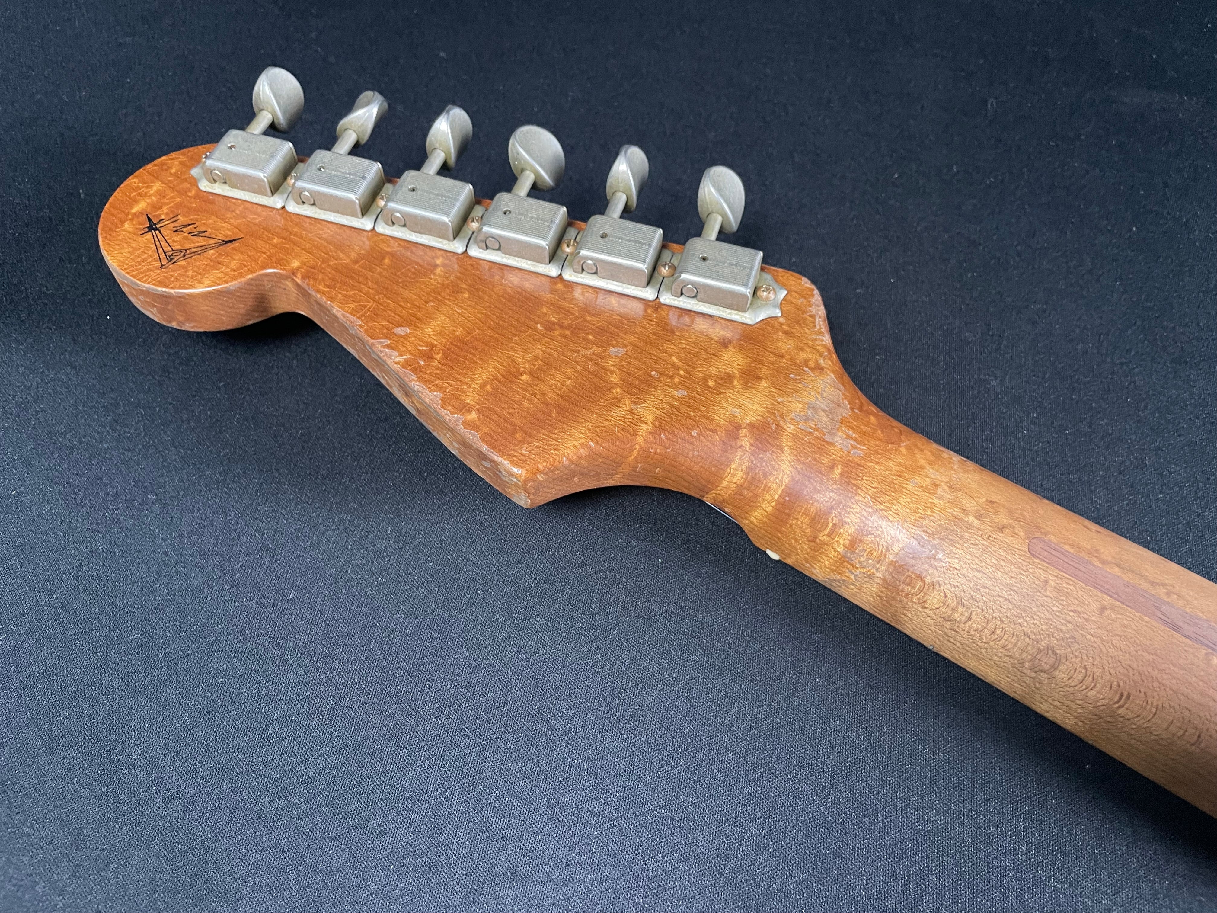 Fender Custom Shop Master Built 50s Stratocaster Heavy Relic Black/Violin Burst - Metronome Music Inc.