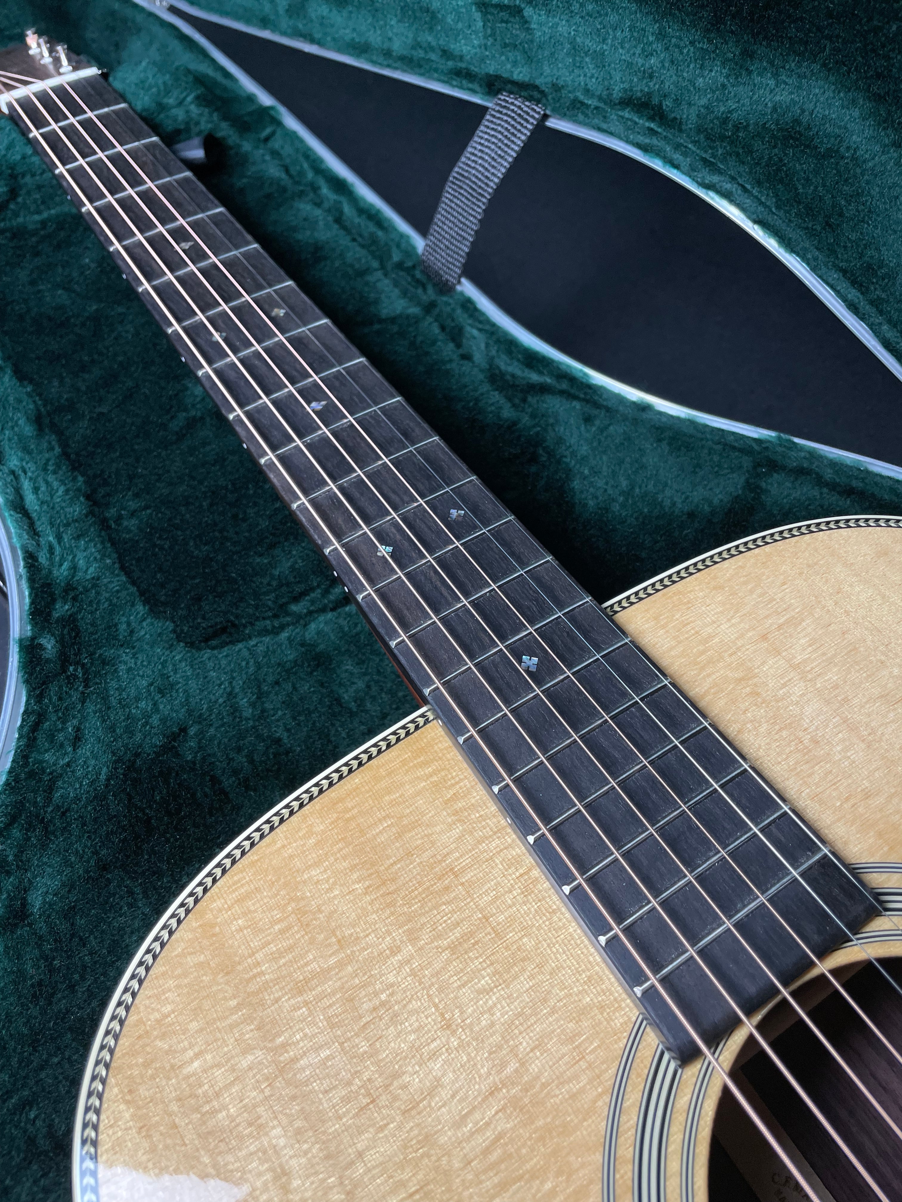 Martin OM-28 w/Hardshell Case, Natural (USED)