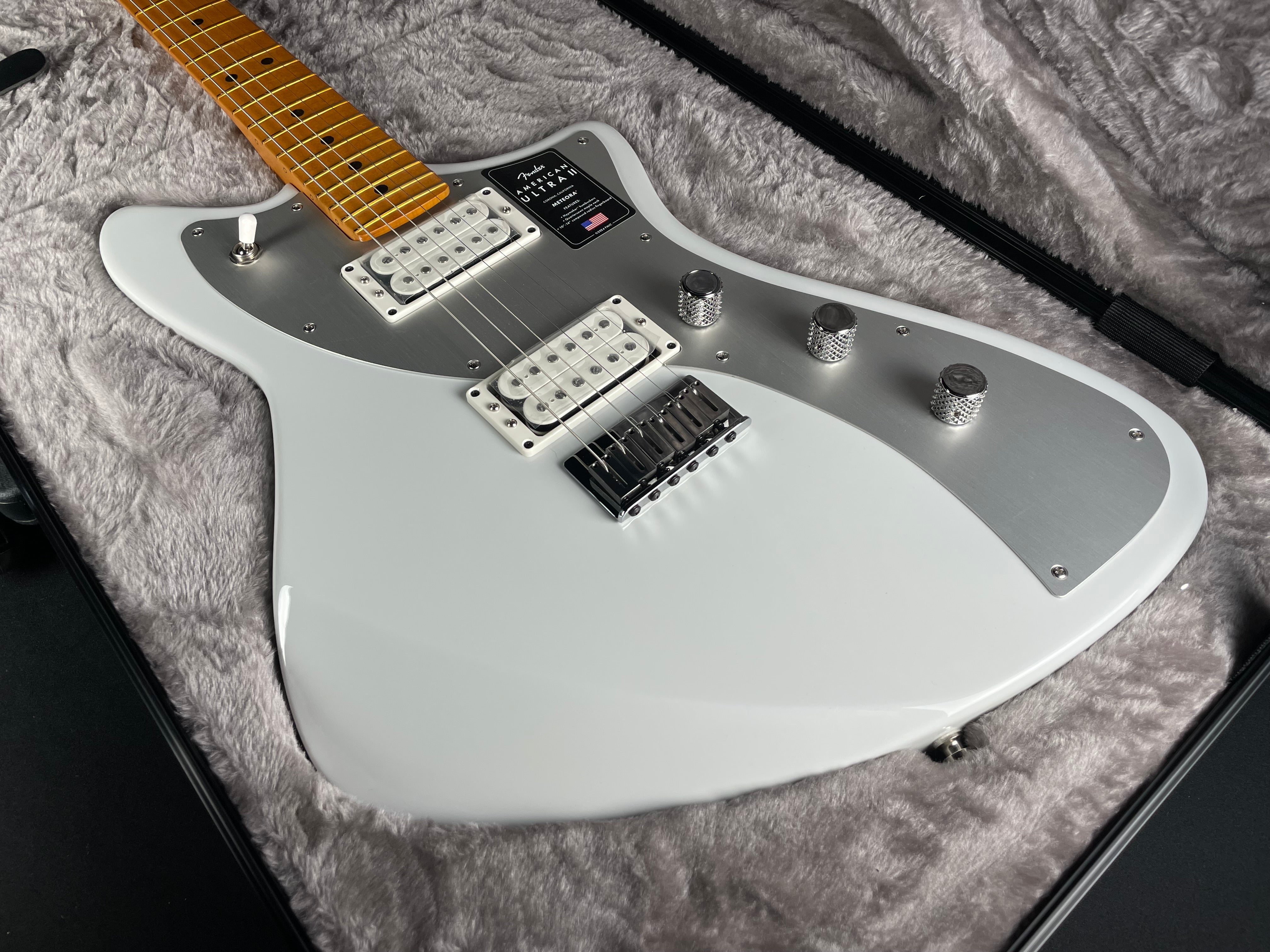 Fender American Ultra II Meteora - Avalanche - Metronome Music Inc.