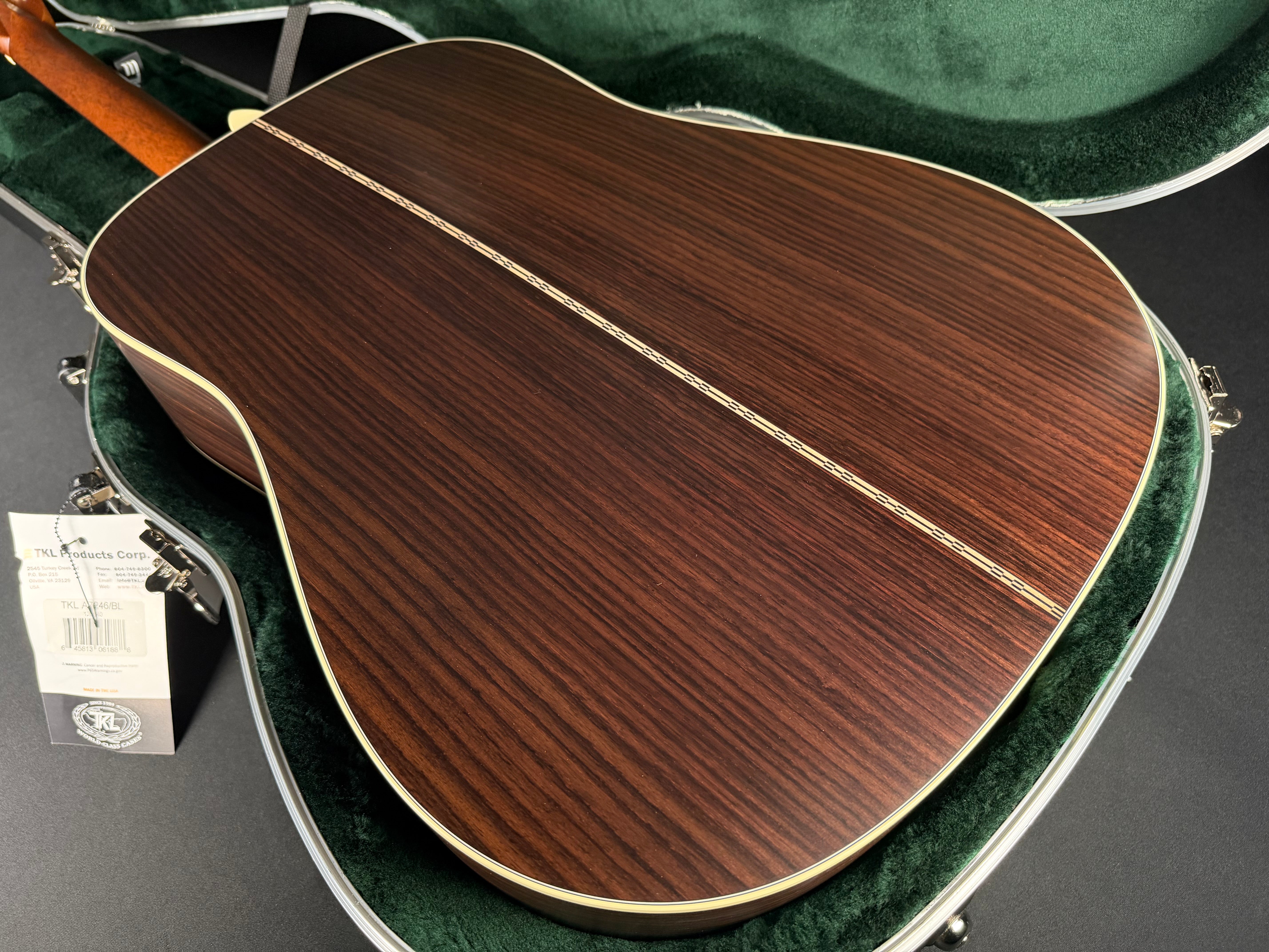 Martin D-28 Standard w/ Hard Case Satin Natural (2026)