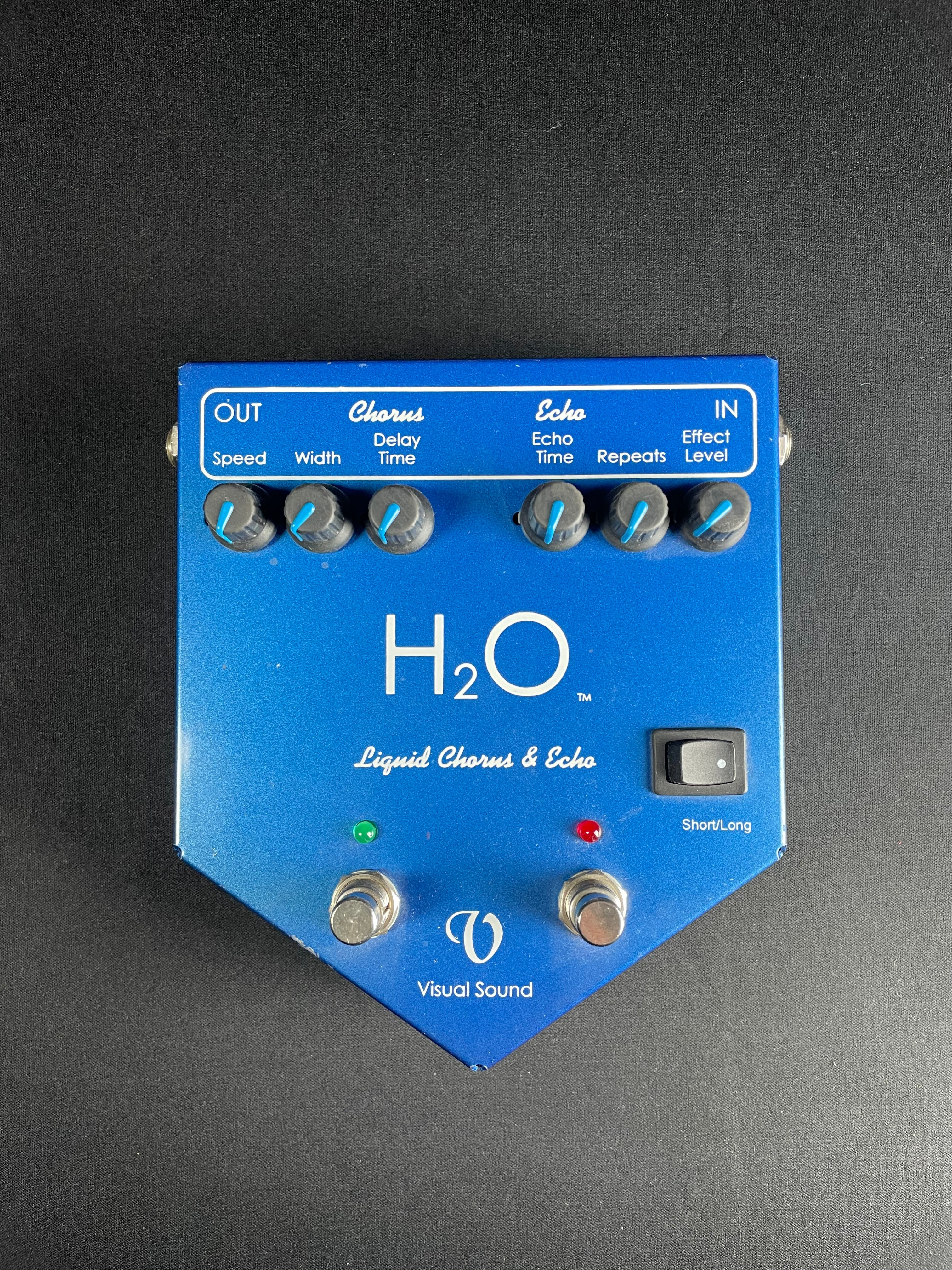 Visual Sound H2O Chorus and Echo - Metronome Music Inc.