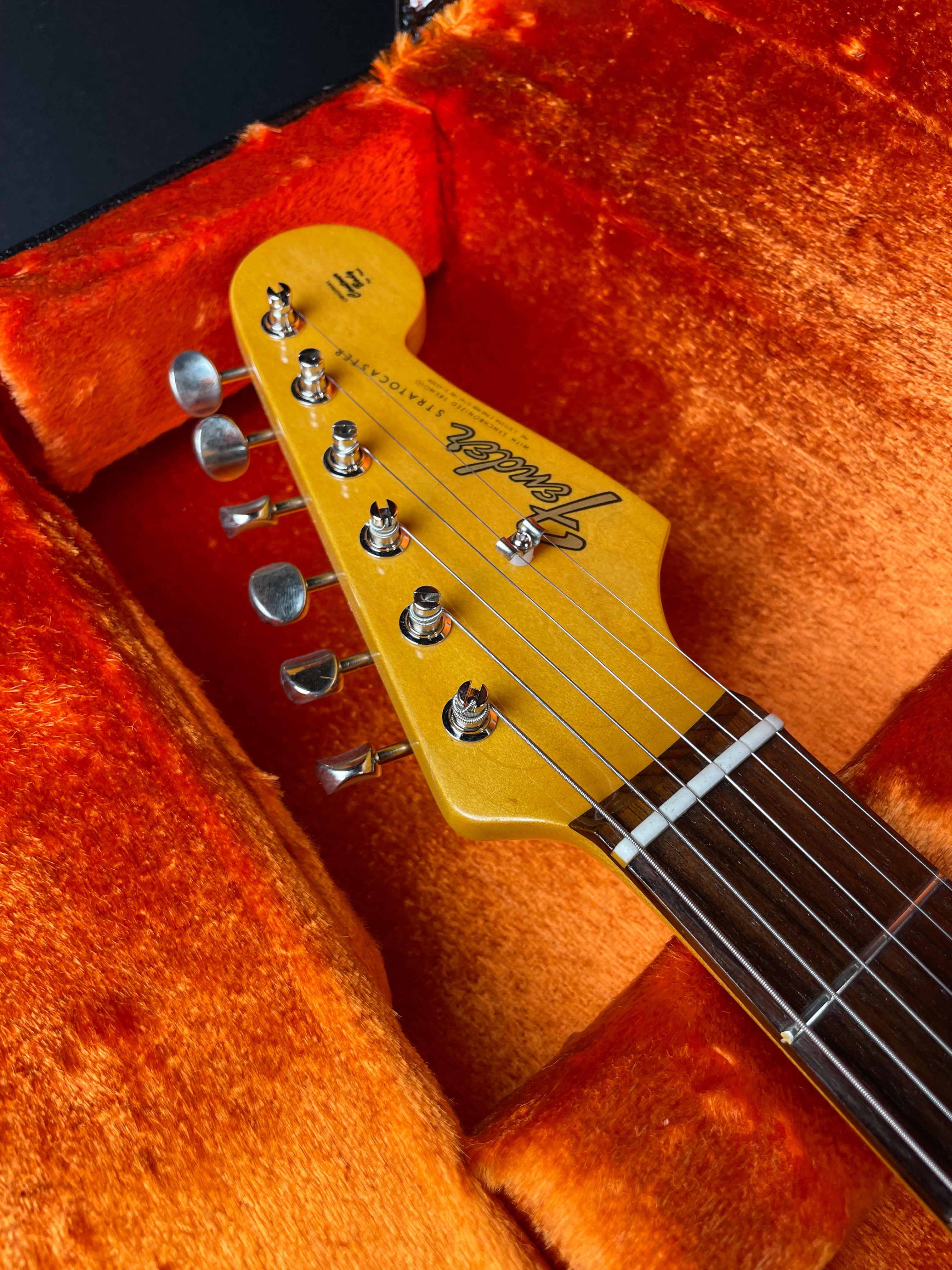 Fender American Vintage II 1965 Stratocaster Rosewood - Sonic Blue - Metronome Music Inc.