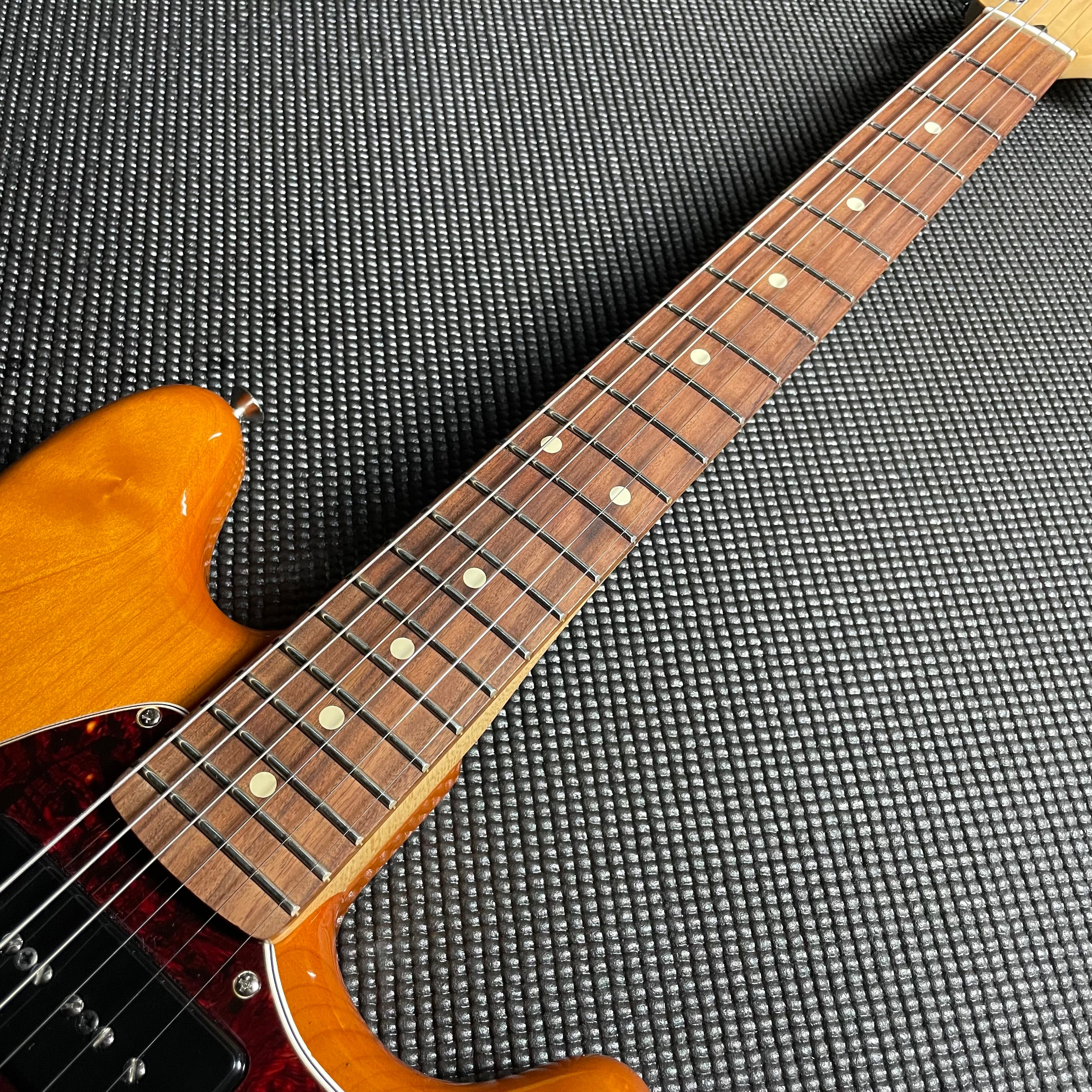 Fender Player Mustang 90 - Aged Natural (2023) - Metronome Music Inc.