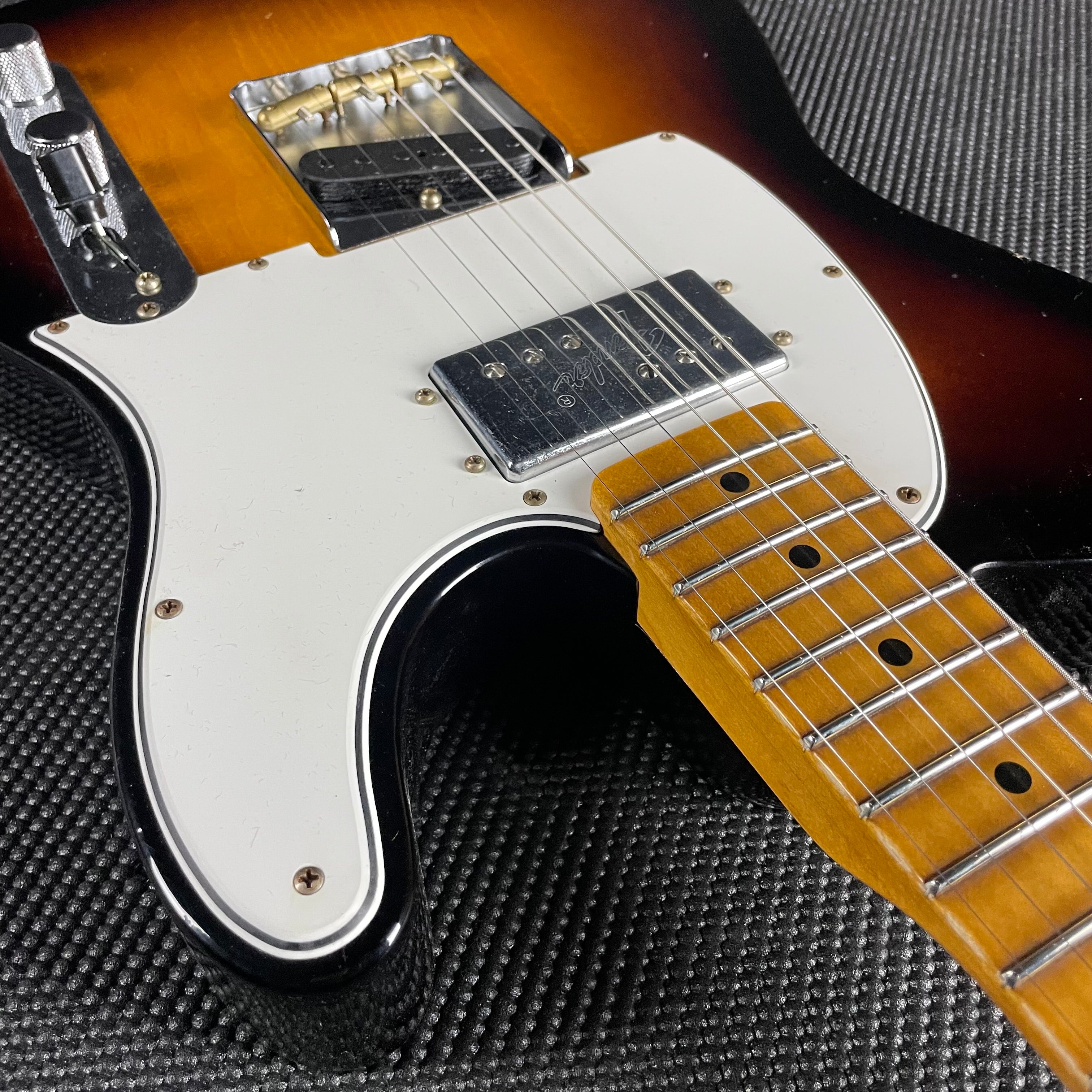 Fender Custom Shop Postmodern Telecaster, Journeyman- Wide Fade 2-Color Sunburst (7lbs 6oz) - Metronome Music Inc.