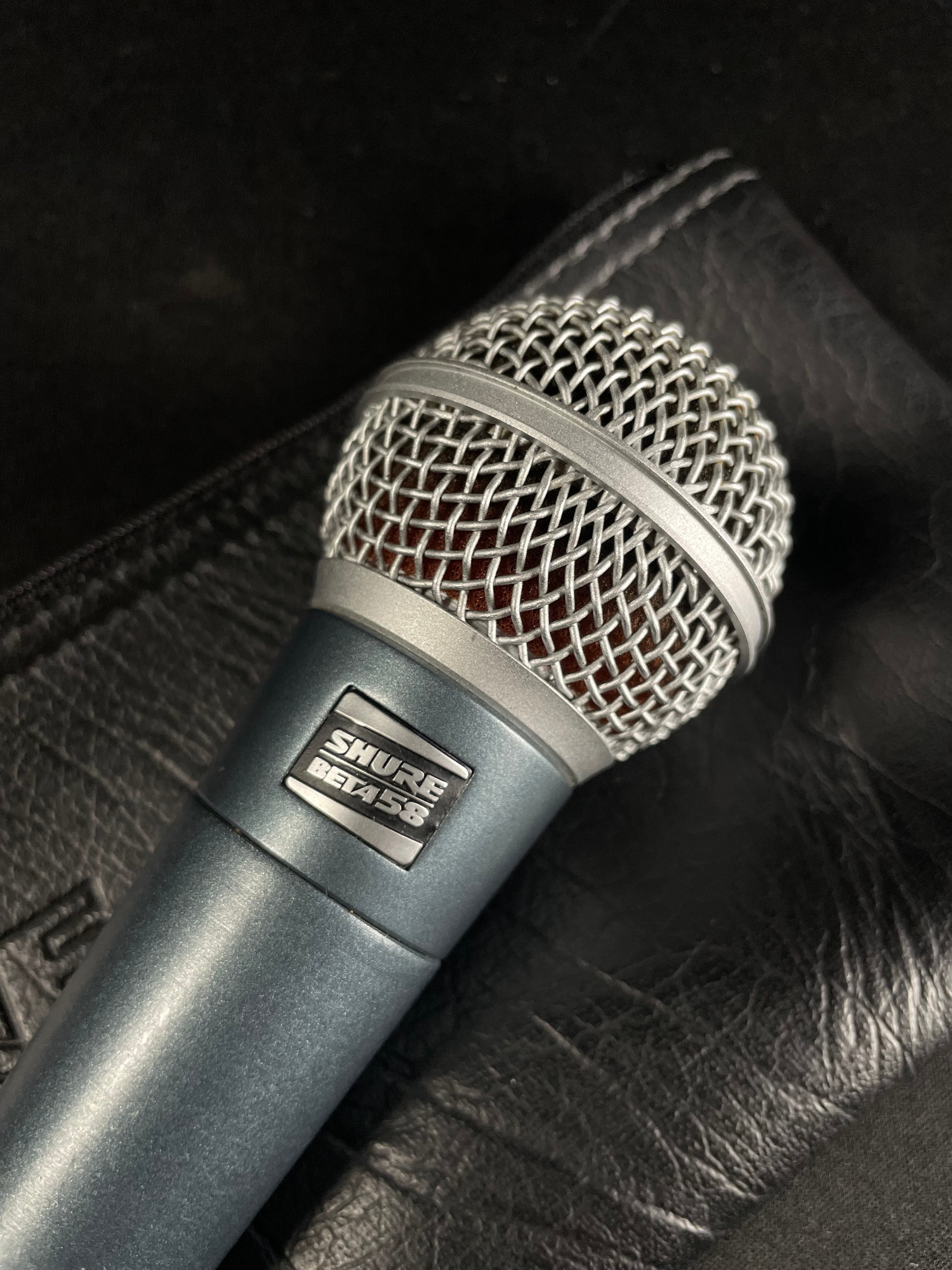 Shure BETA 58A Handheld Supercardioid Dynamic Microphone (Used) - Metronome Music Inc.