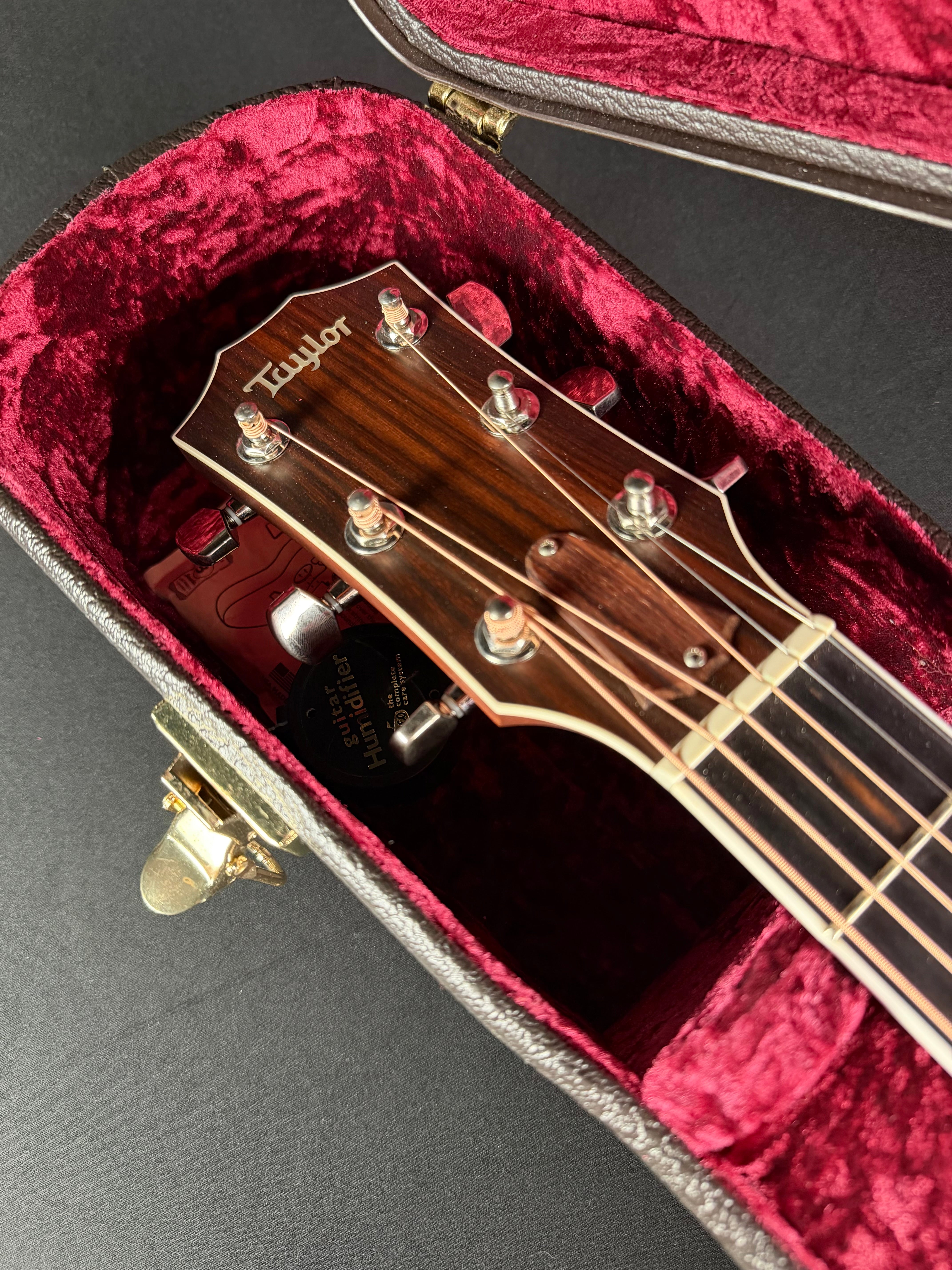 Taylor 814c w/OHSC ES1 Electronics - Natural (1996) - Metronome Music Inc.