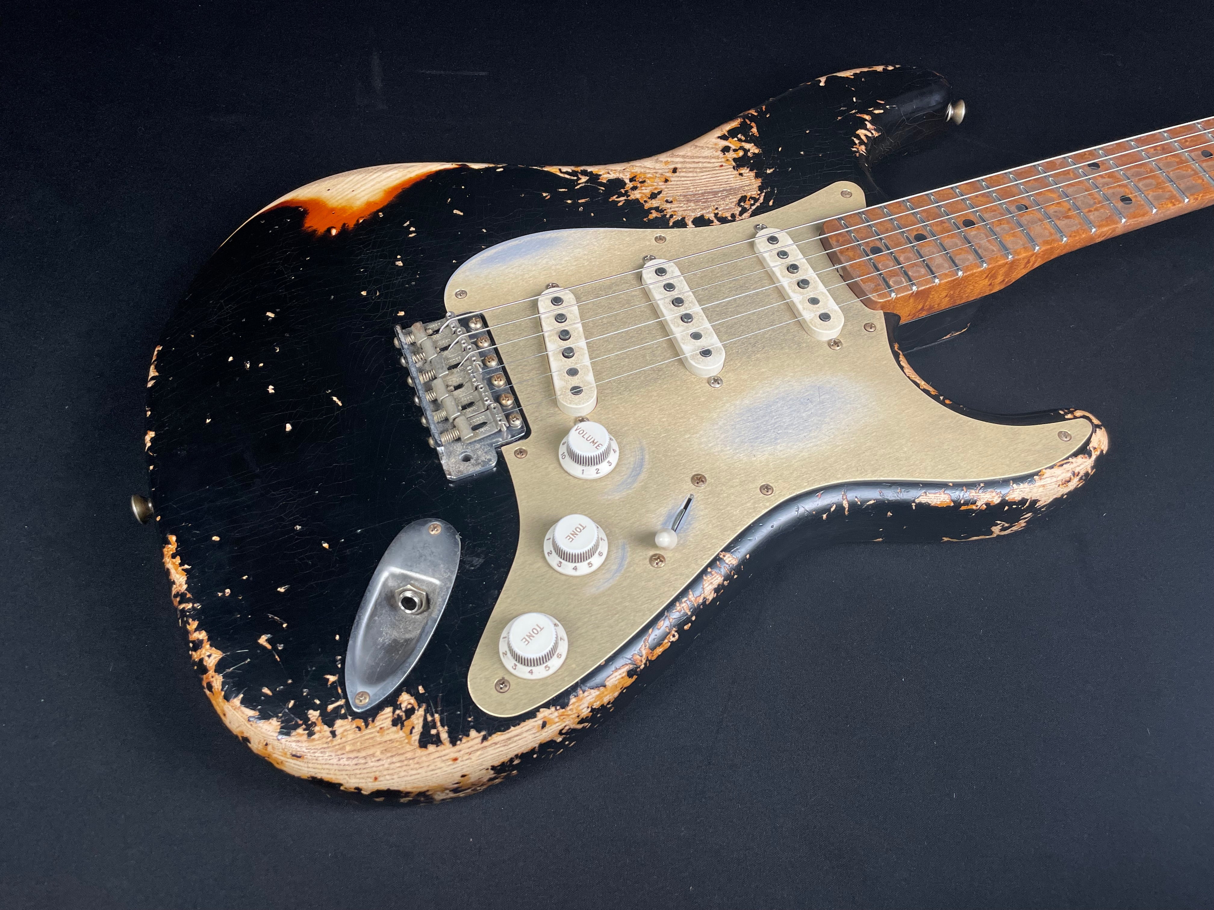 Fender Custom Shop Master Built 50s Stratocaster Heavy Relic Black/Violin Burst - Metronome Music Inc.