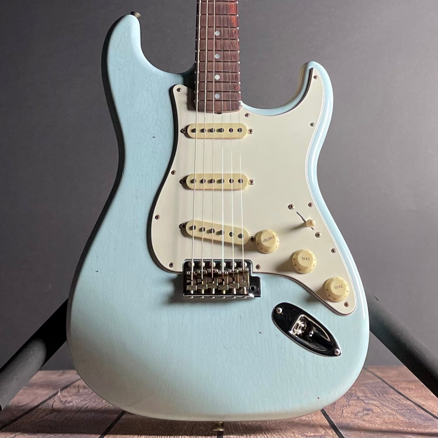 Fender Custom Shop LTD 1964 Stratocaster, Journeyman- Aged Sonic Blue - Metronome Music Inc.